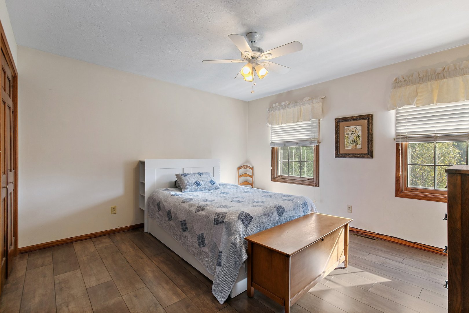 11385 HILLSBORO Drive