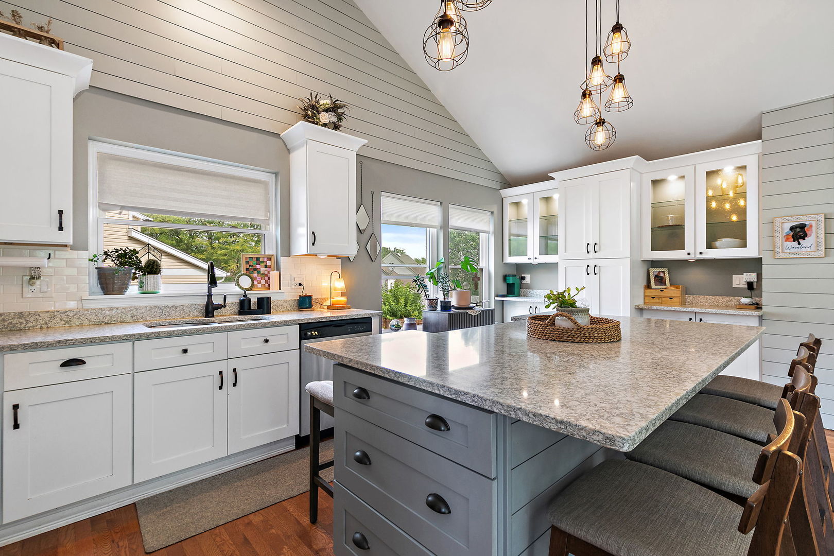 1655 Kennsington Lane