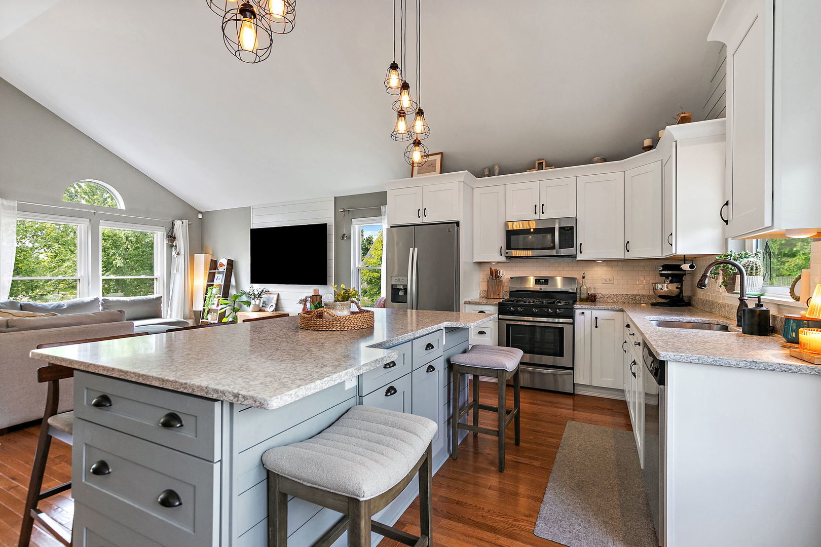 1655 Kennsington Lane