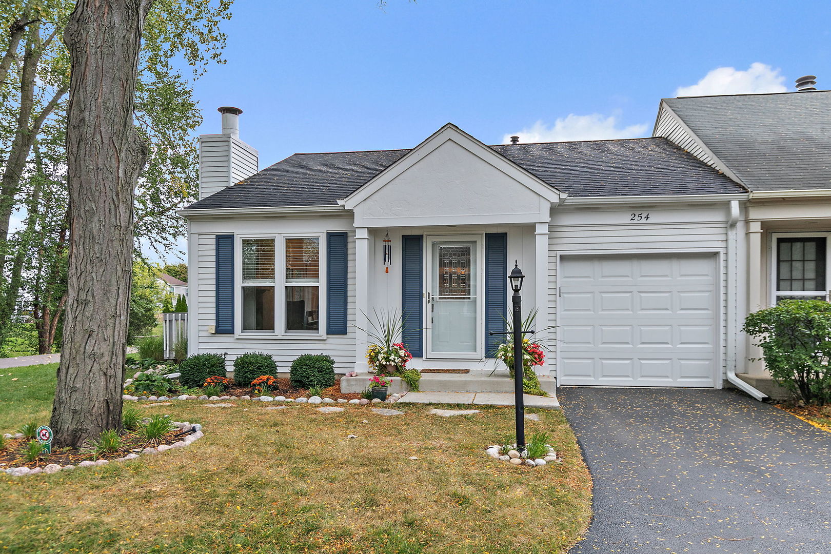 254 W Fairfield Court