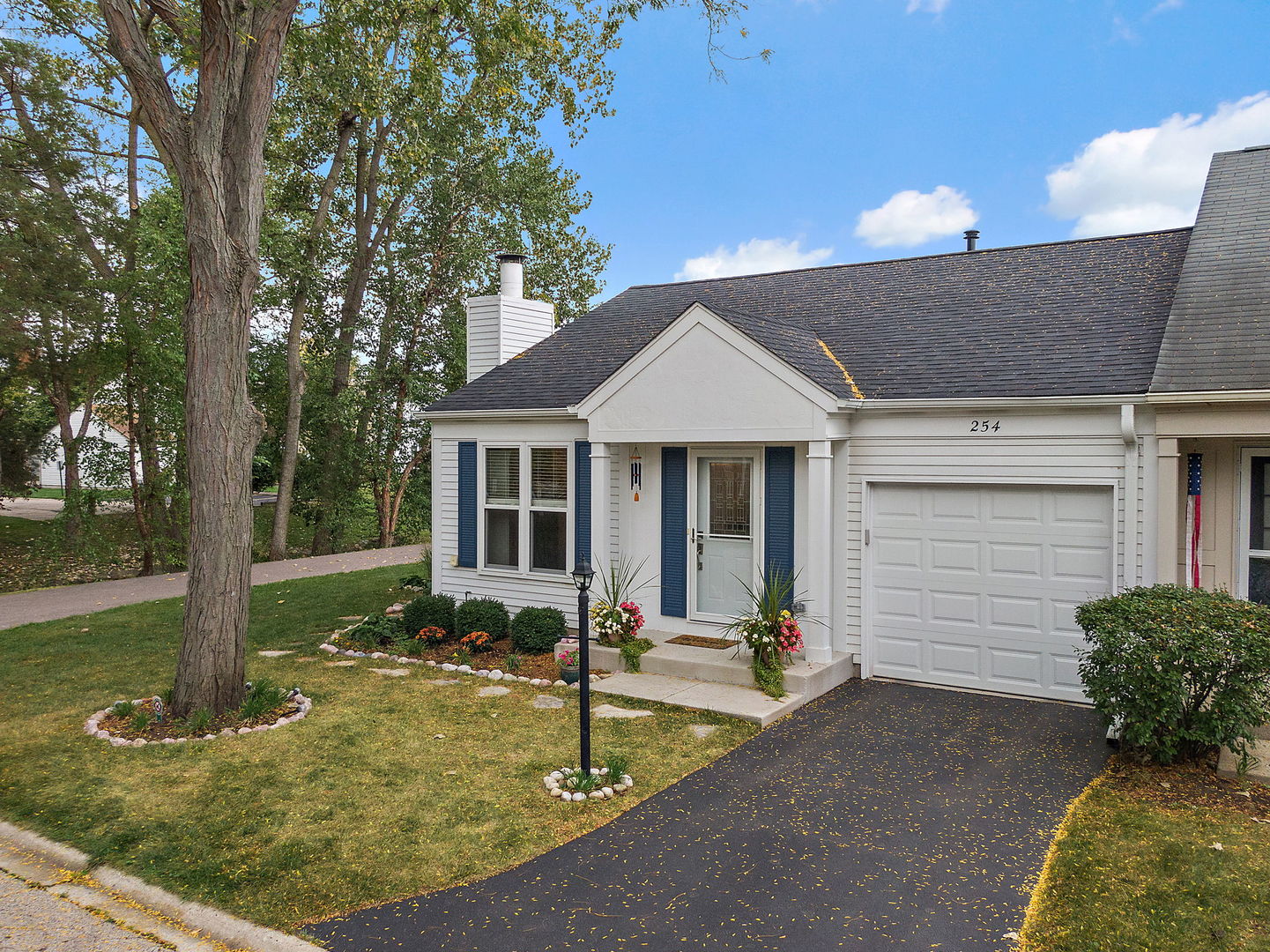 254 W Fairfield Court