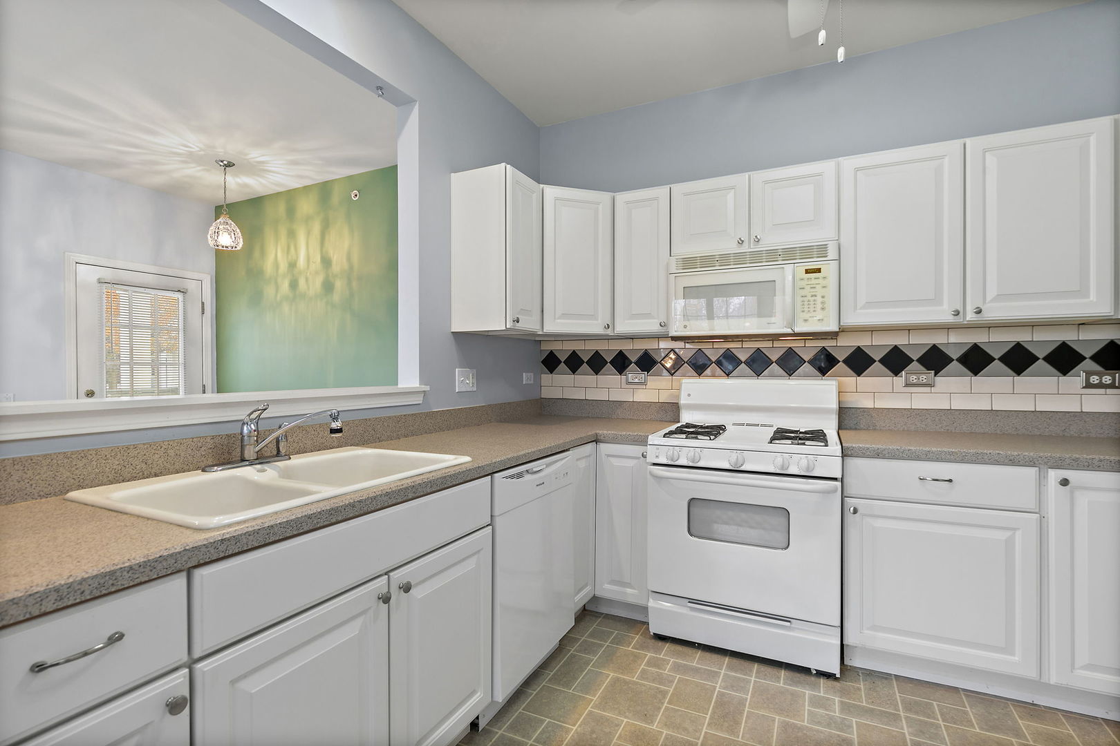 13390 Red Alder Avenue