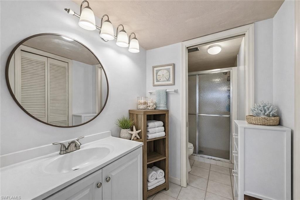 7340 Saint Ives WAY 3201