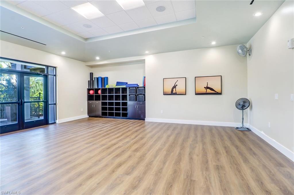 7340 Saint Ives WAY 3201