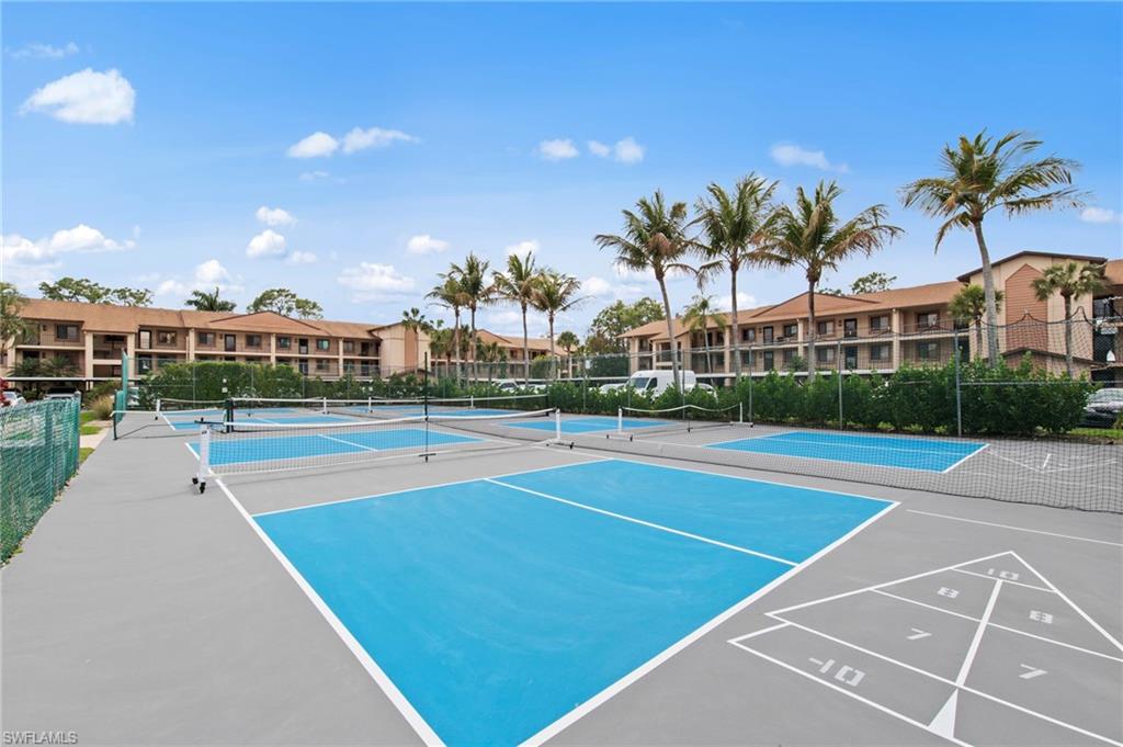 7340 Saint Ives WAY 3201