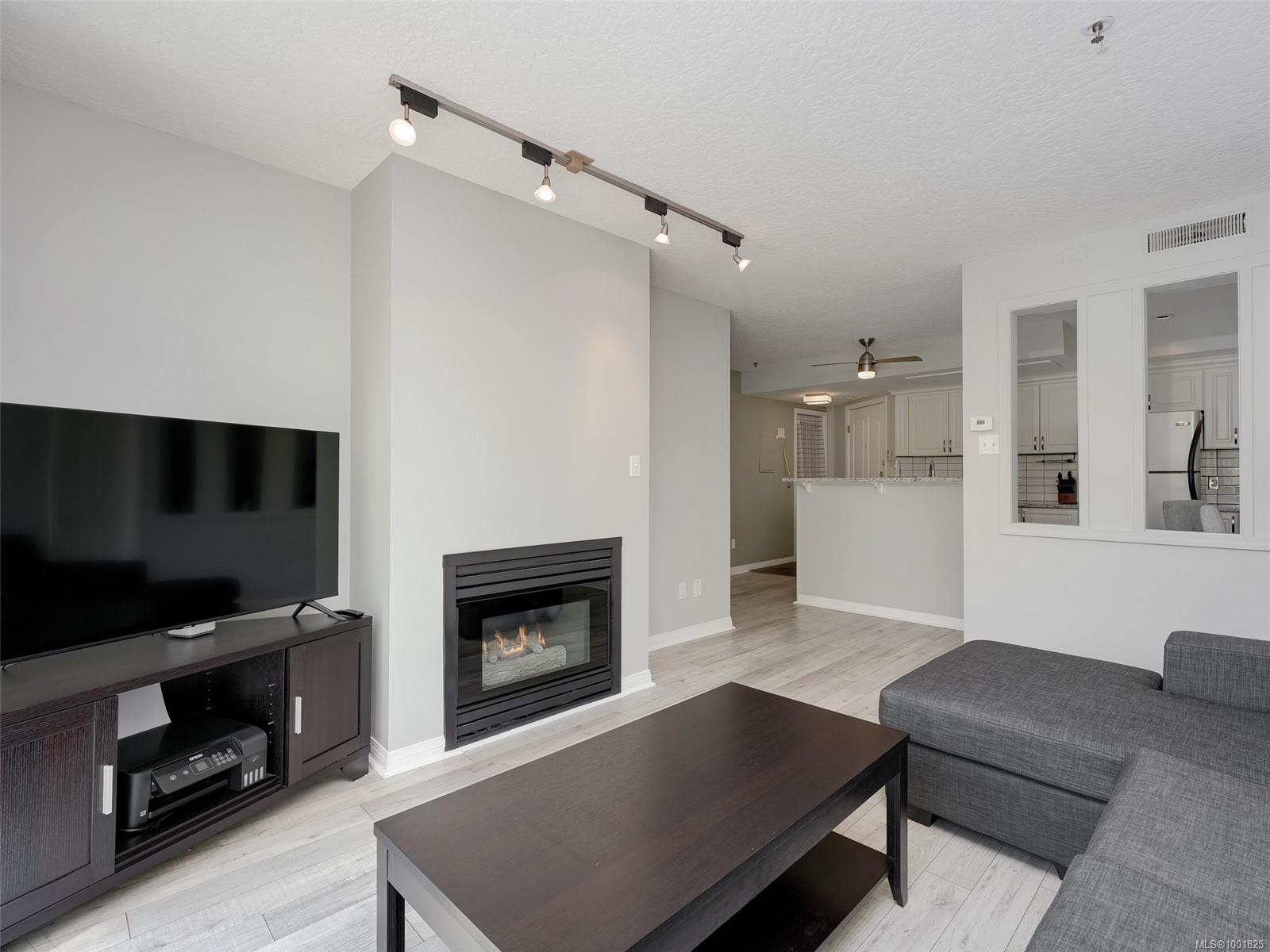 3160 Albina St # 407