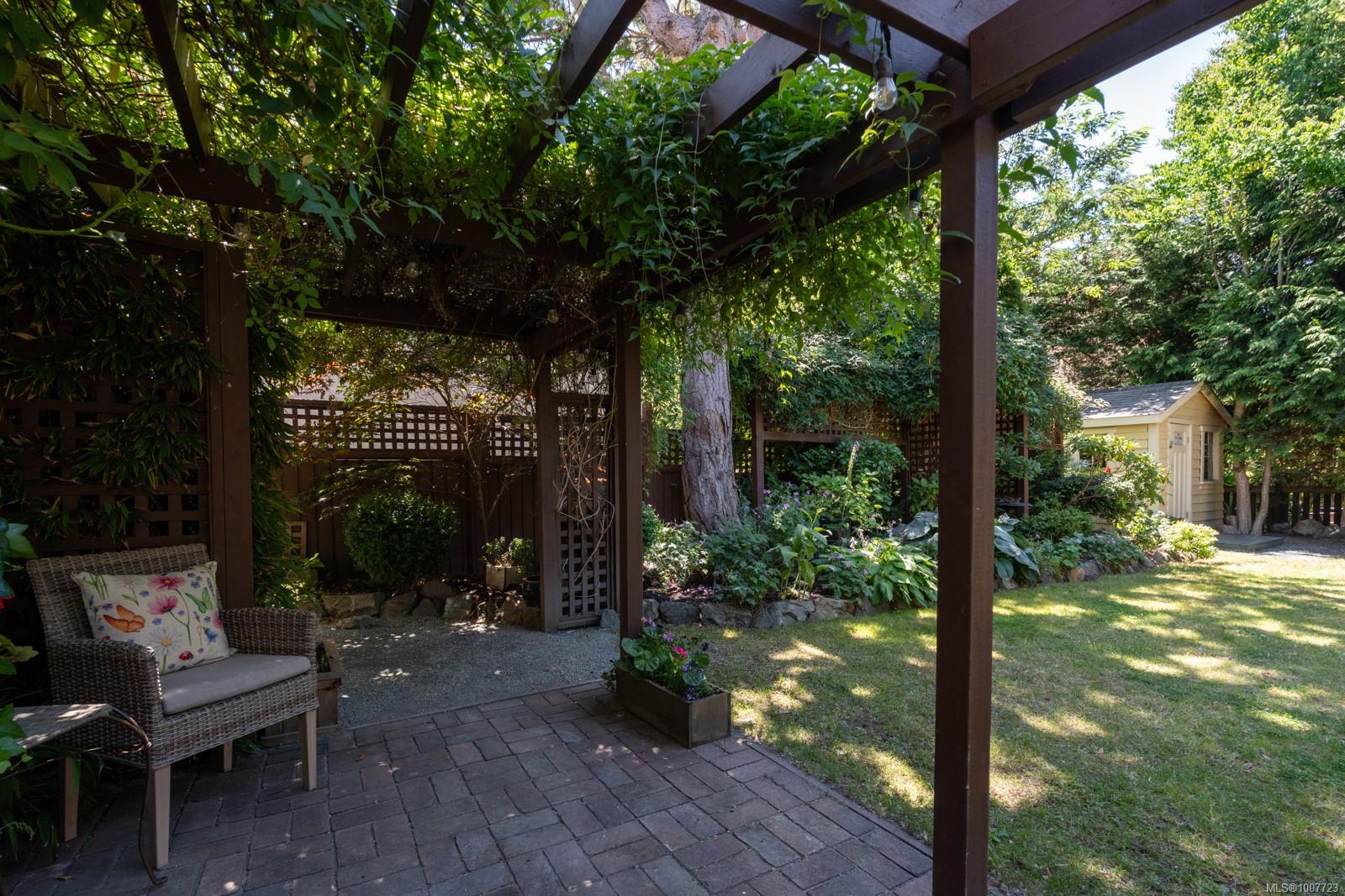 220 Beechwood Ave