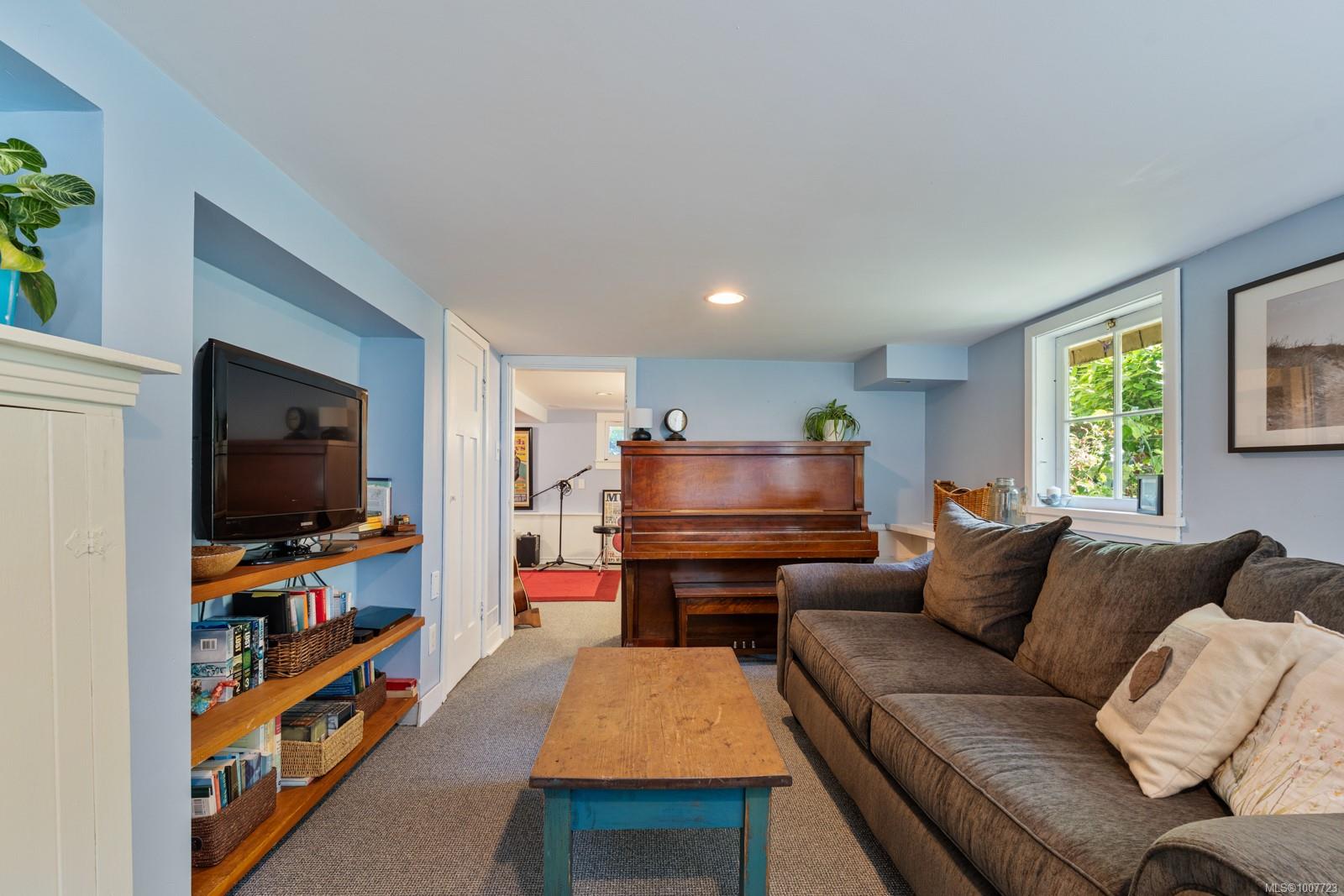 220 Beechwood Ave