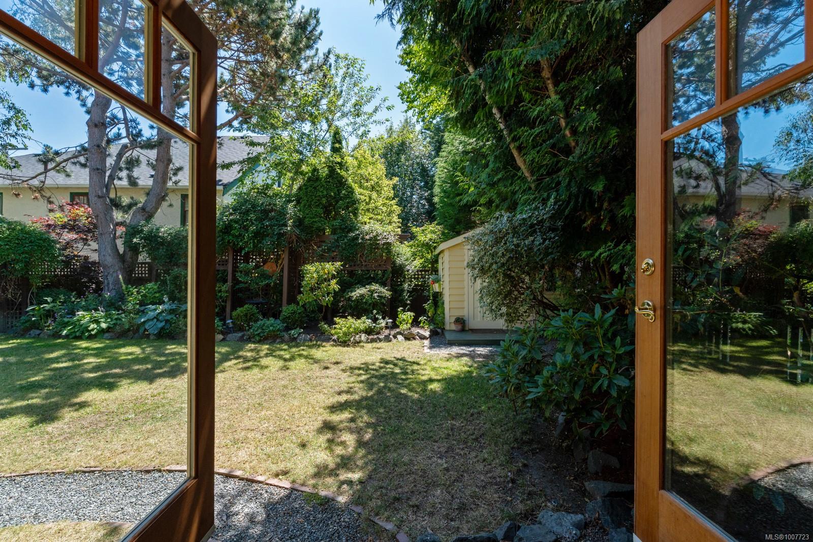 220 Beechwood Ave