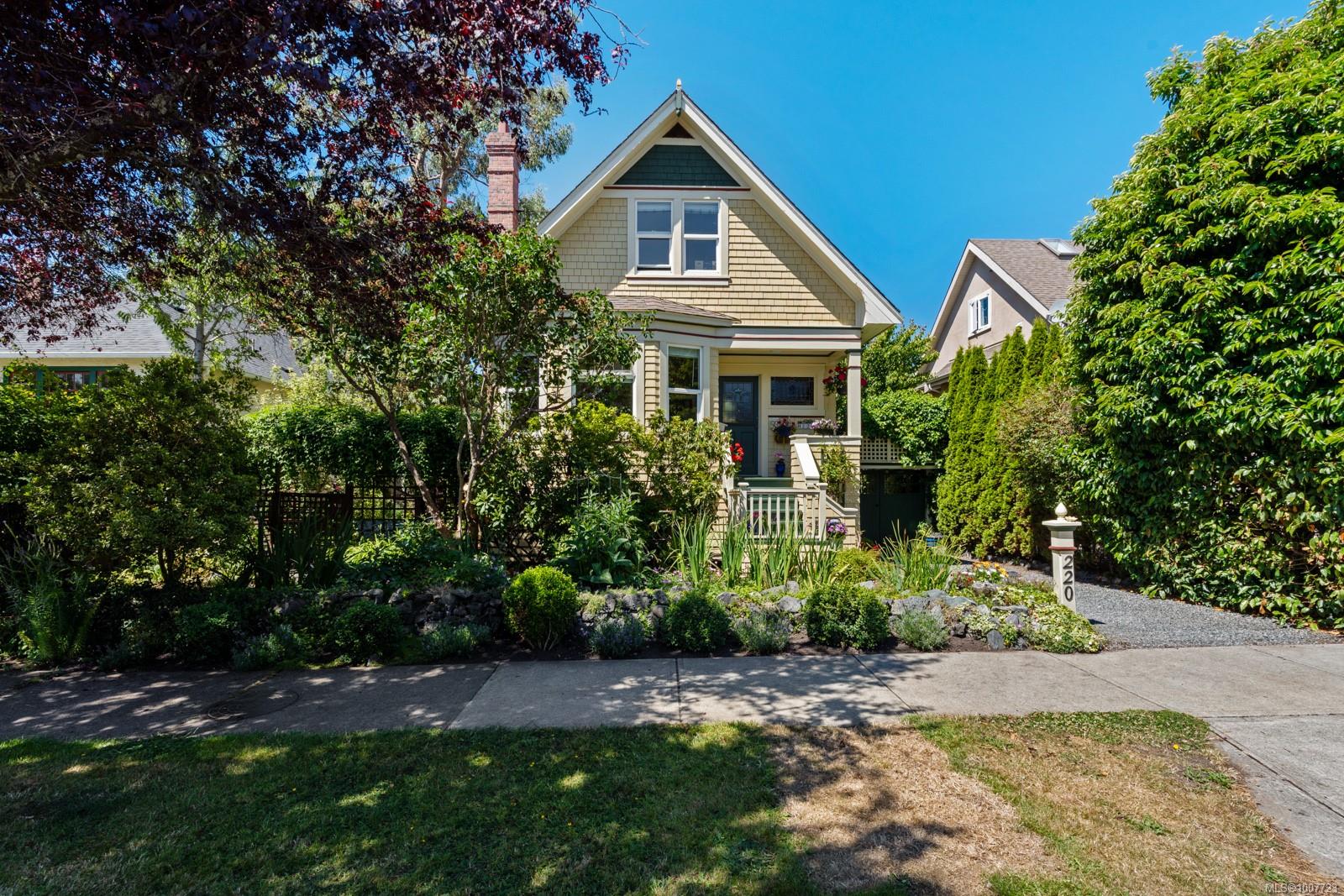 220 Beechwood Ave
