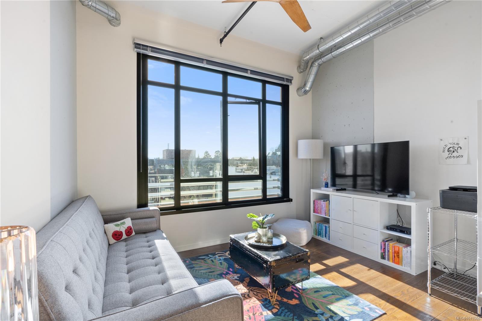 1029 View St # 526