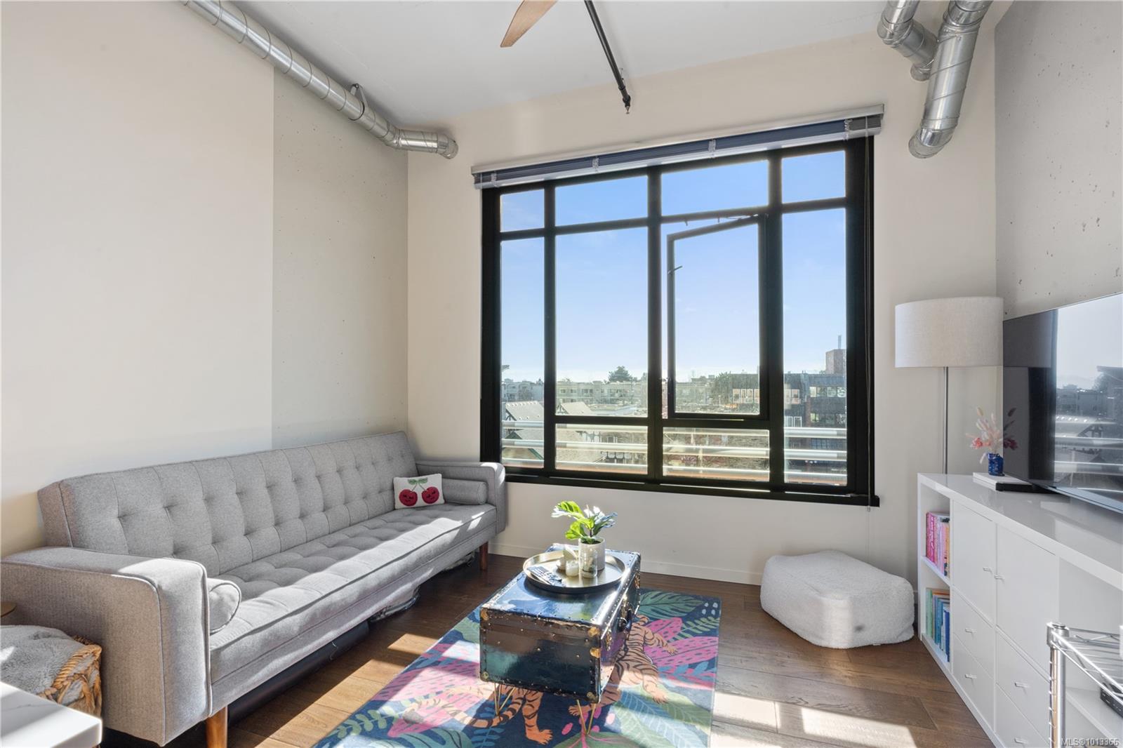 1029 View St # 526