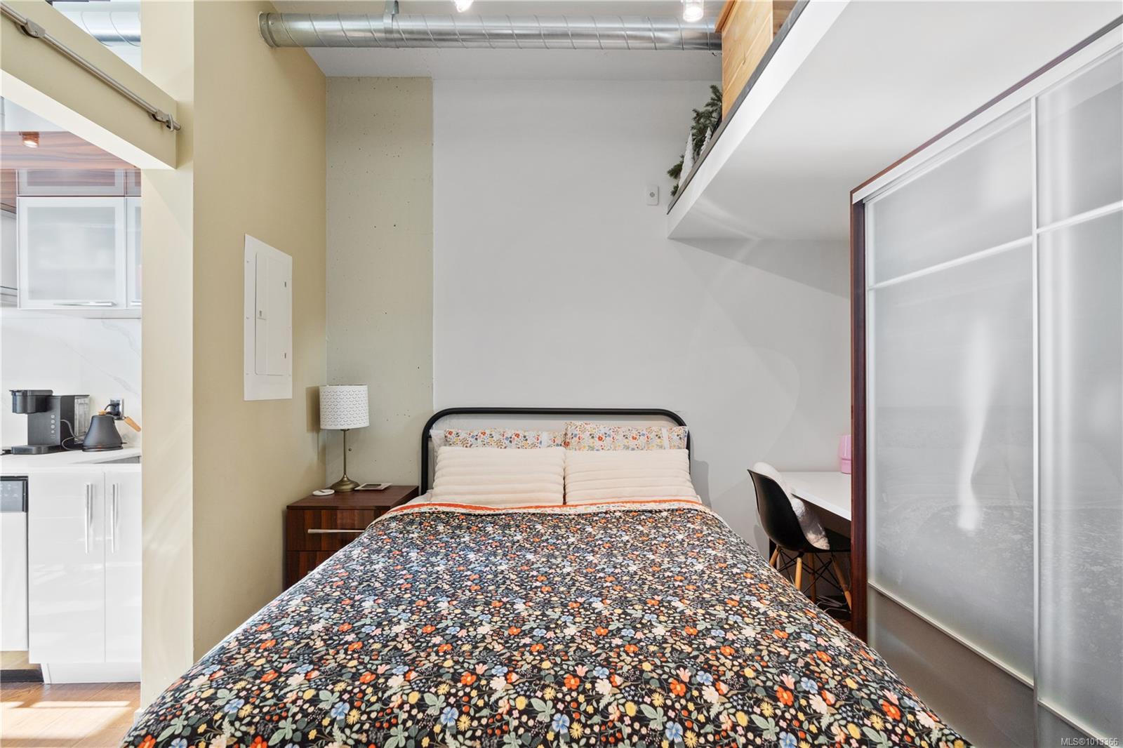 1029 View St # 526