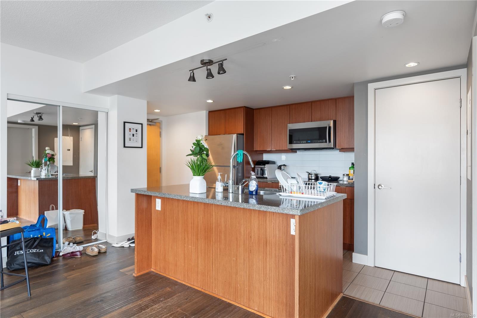 760 Johnson St # 701