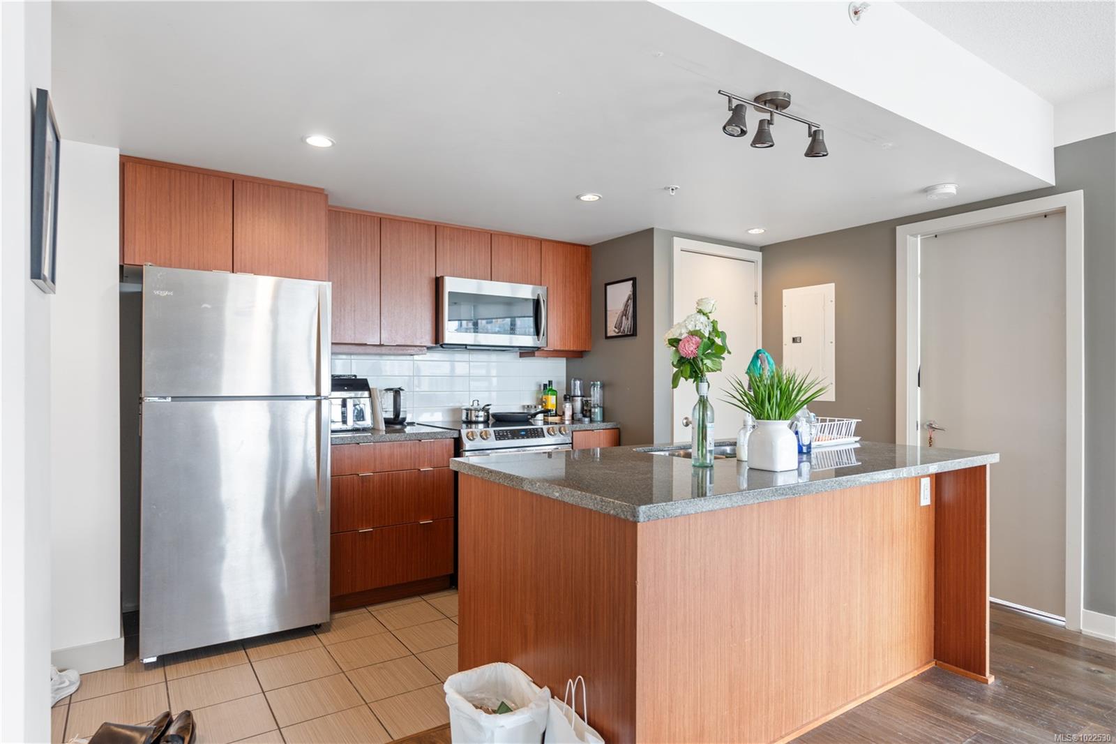 760 Johnson St # 701