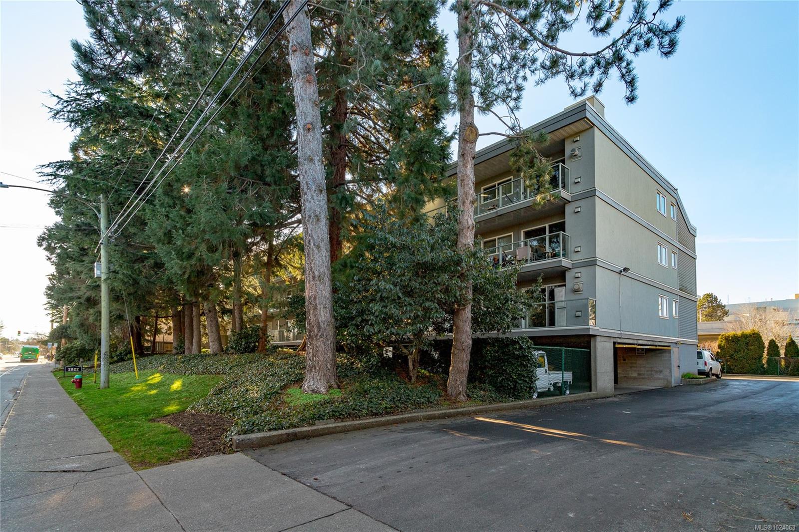 2022 Foul Bay Rd # 311