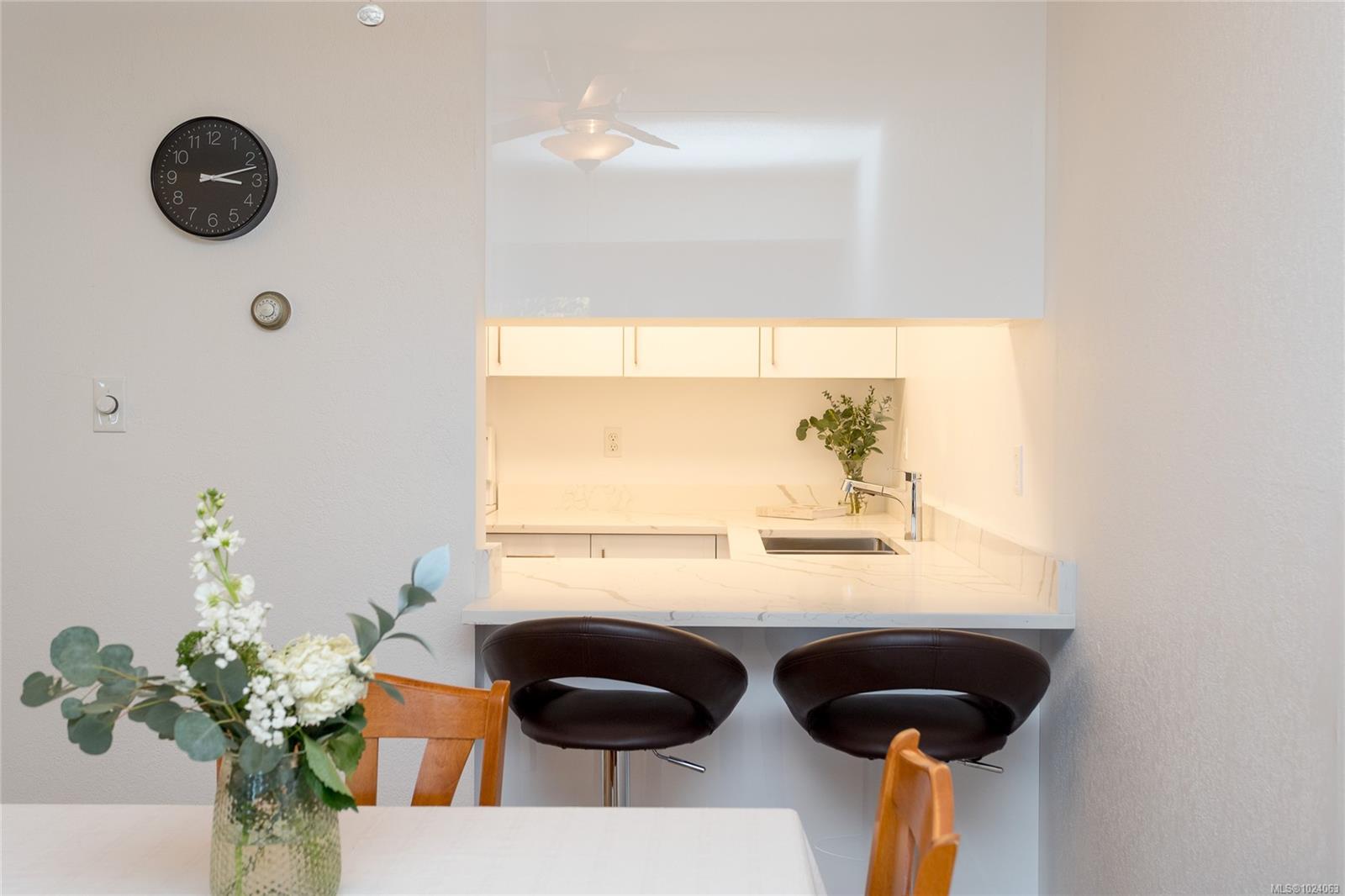 2022 Foul Bay Rd # 311