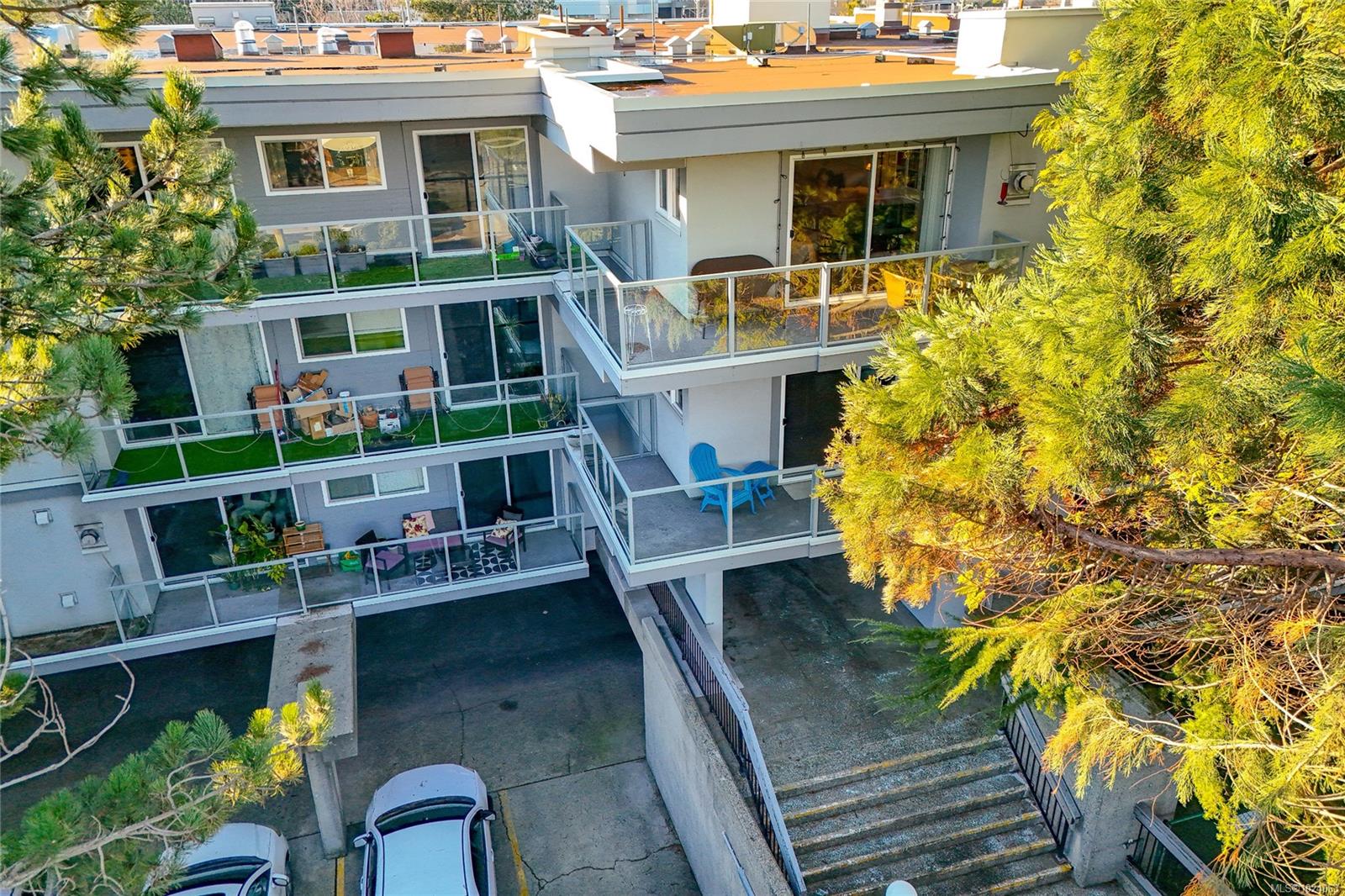 2022 Foul Bay Rd # 311