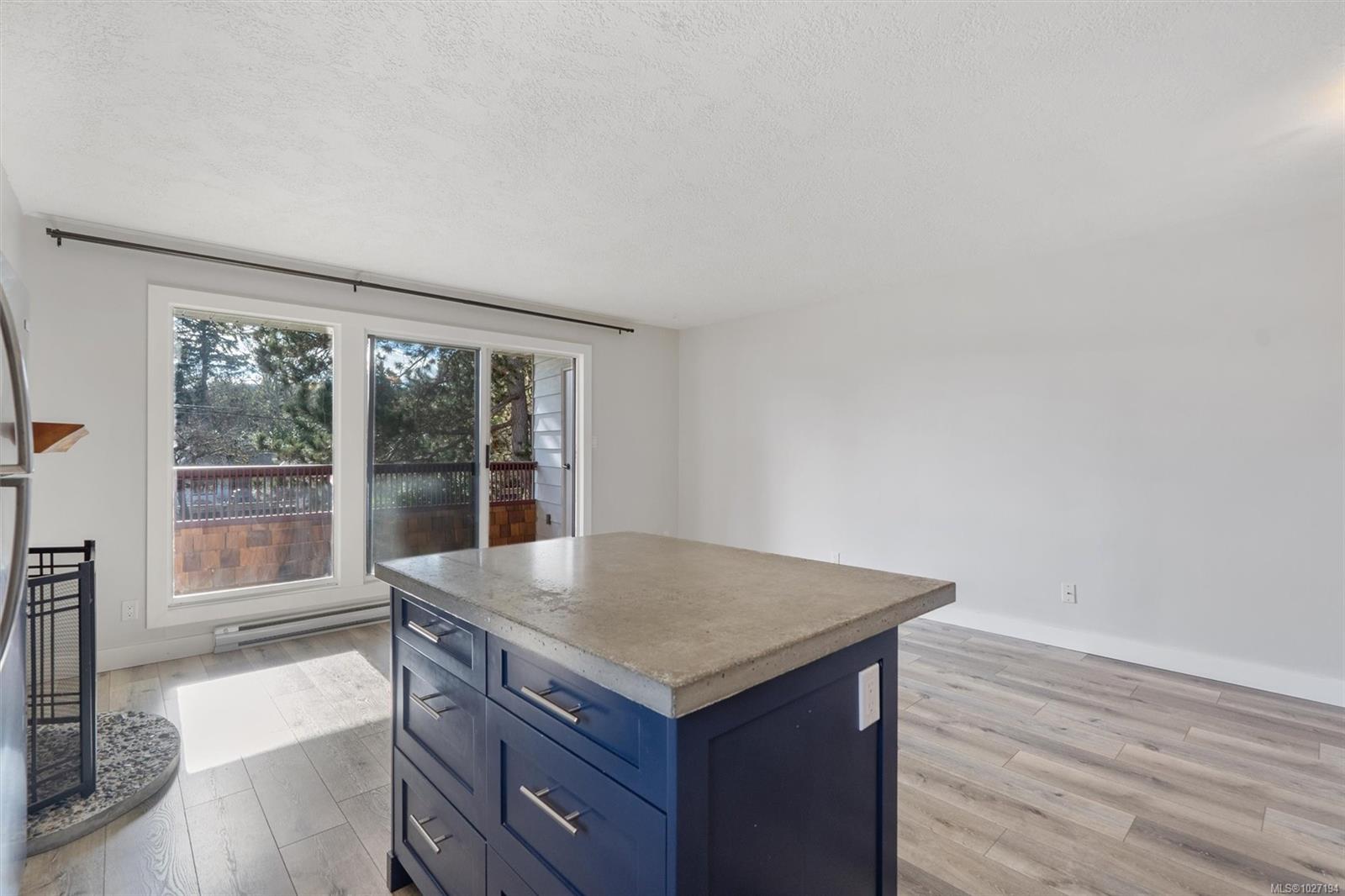 1956 Glenidle Rd # 12