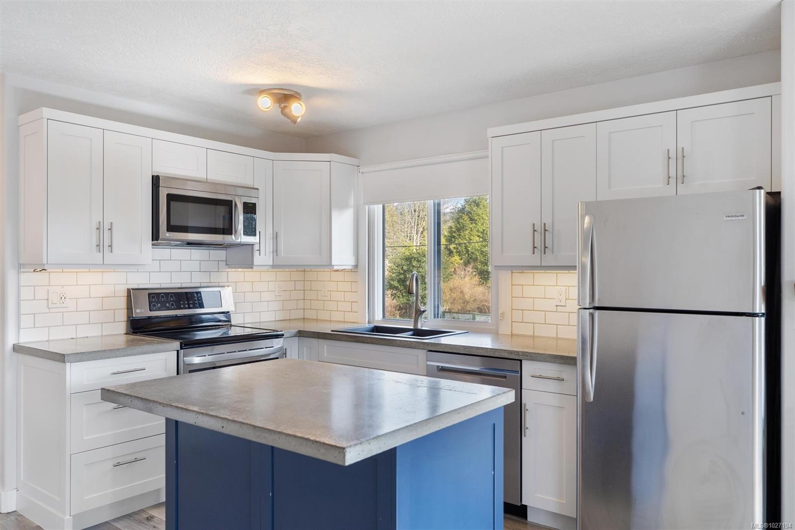 1956 Glenidle Rd # 12