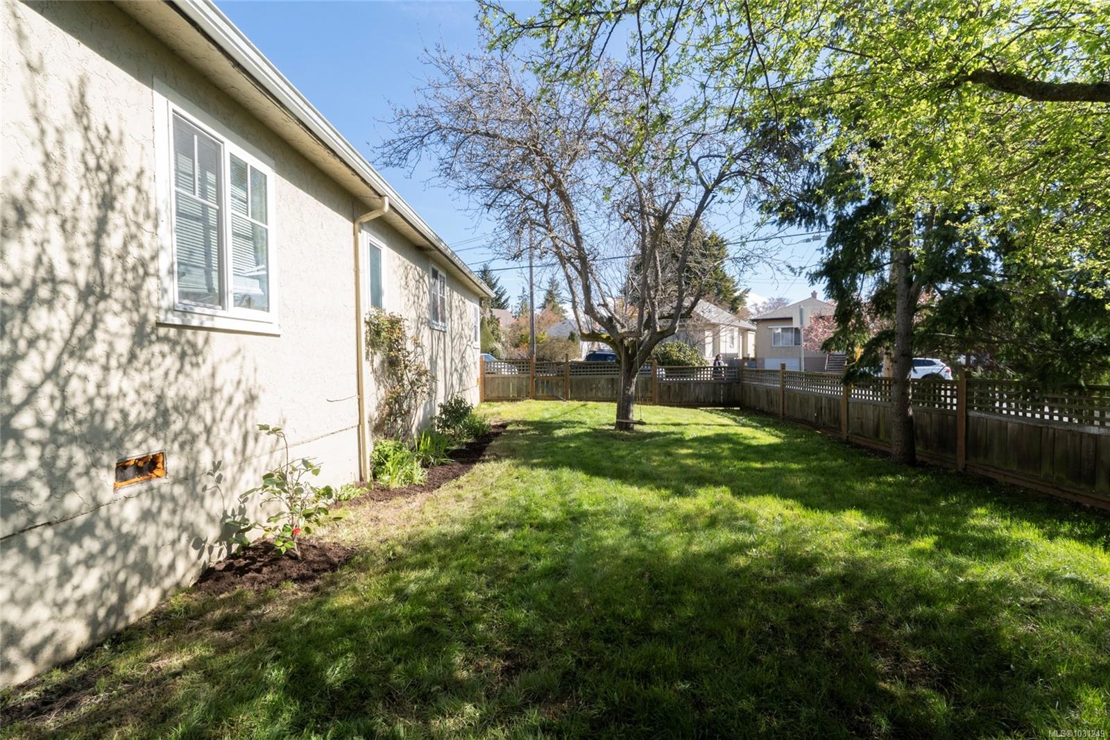 2442/2462 Eastdowne Rd