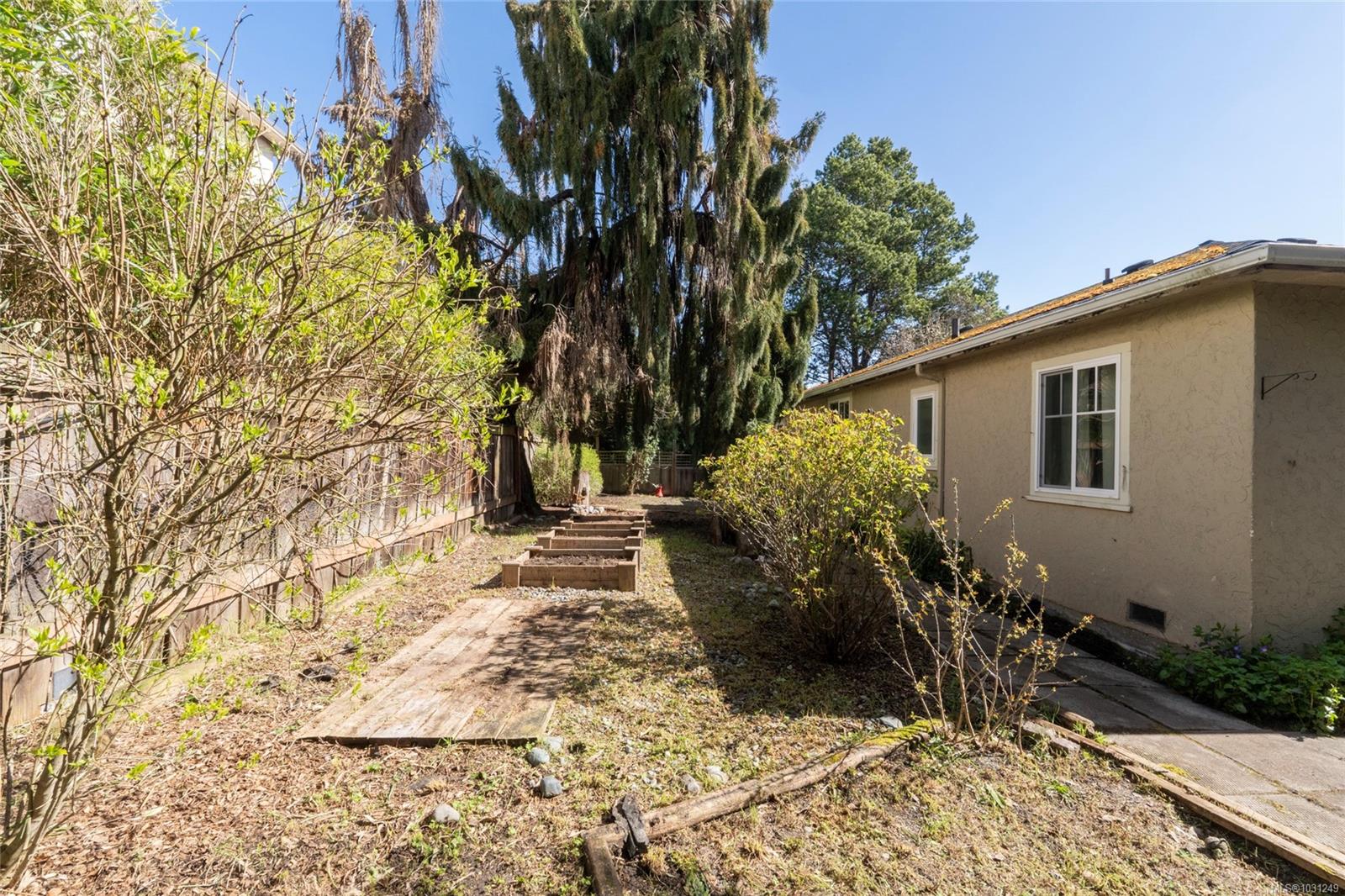 2442/2462 Eastdowne Rd