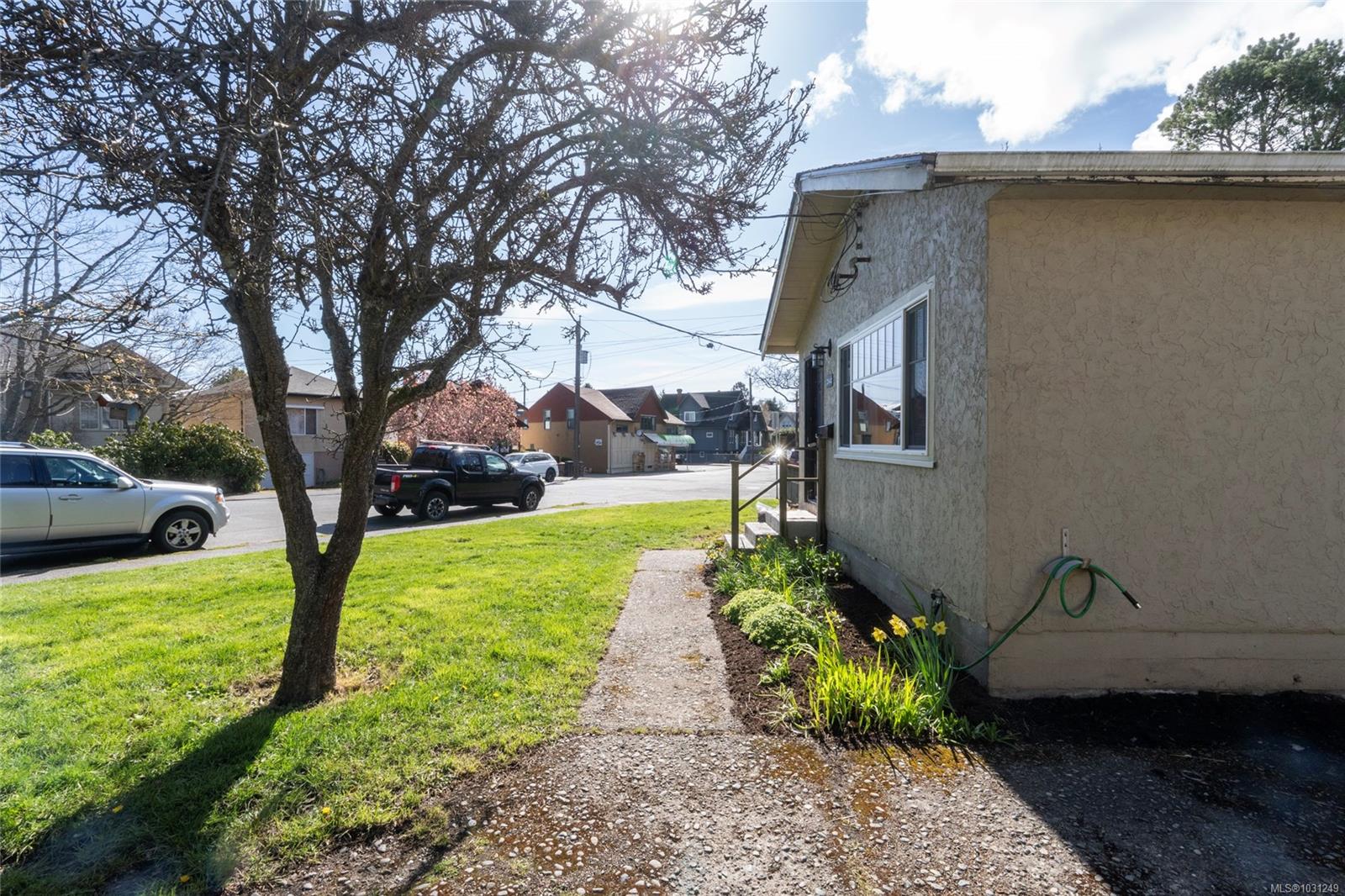 2442/2462 Eastdowne Rd