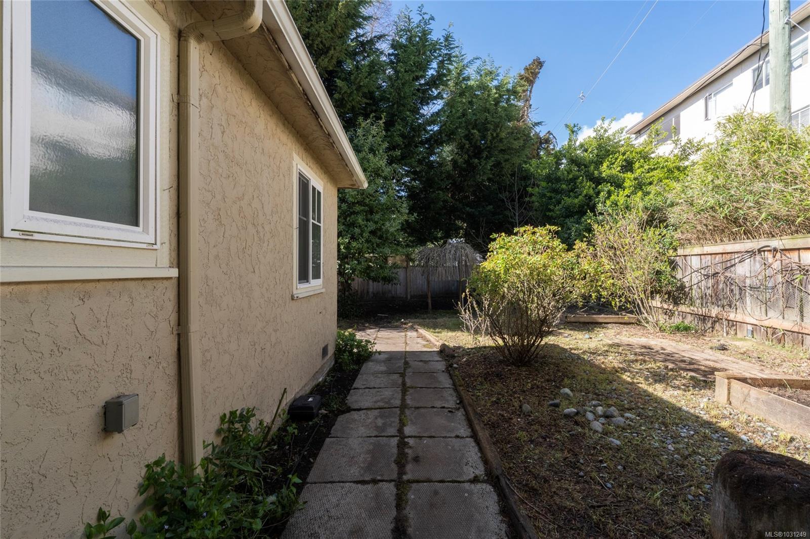 2442/2462 Eastdowne Rd