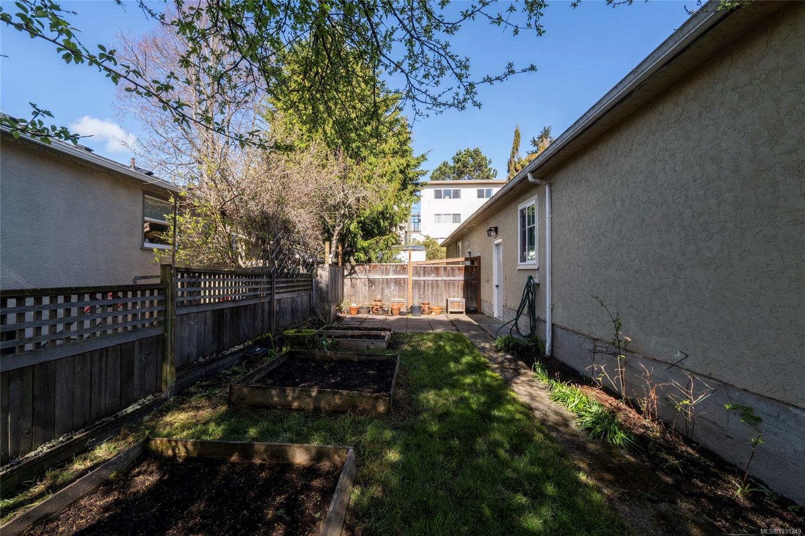 2442/2462 Eastdowne Rd