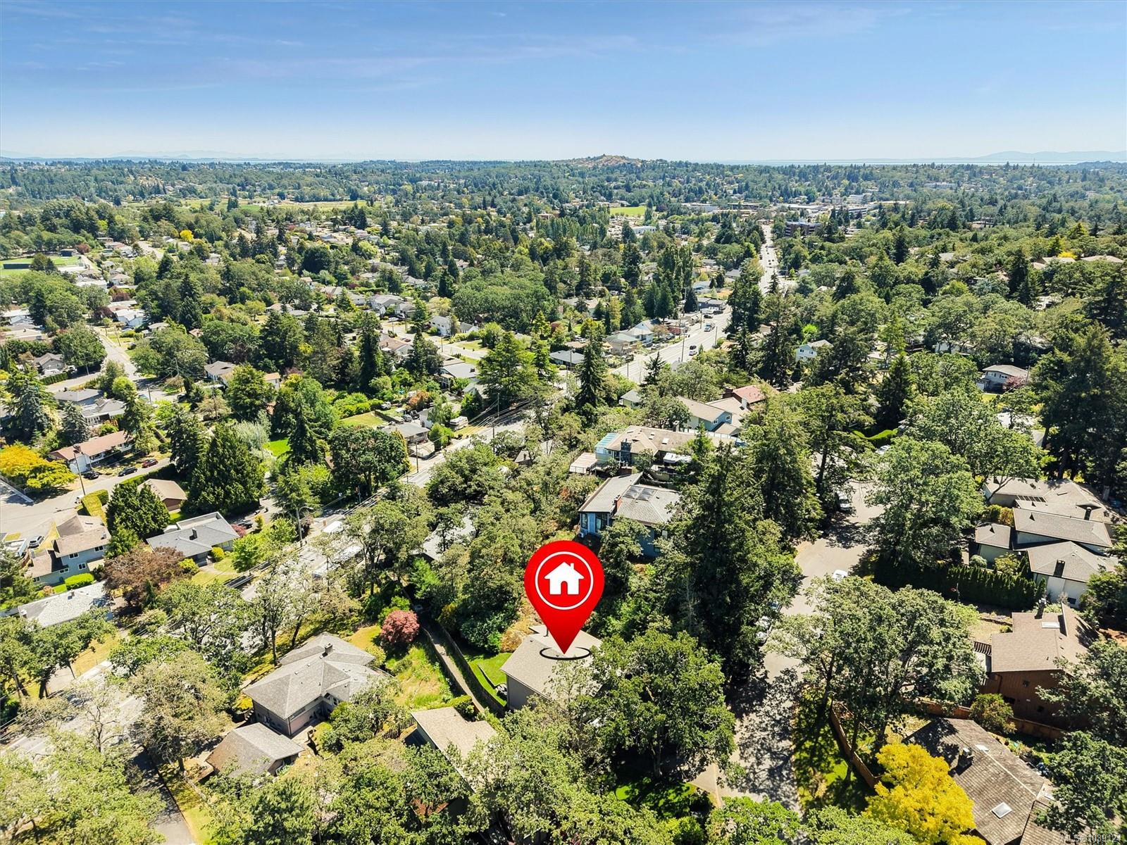 907 Woodhall Dr
