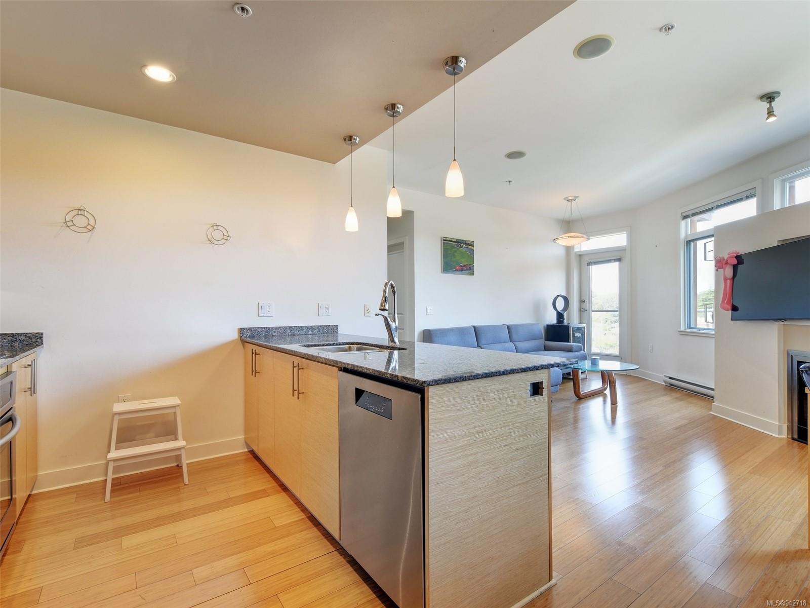 3614 Richmond Rd # 304