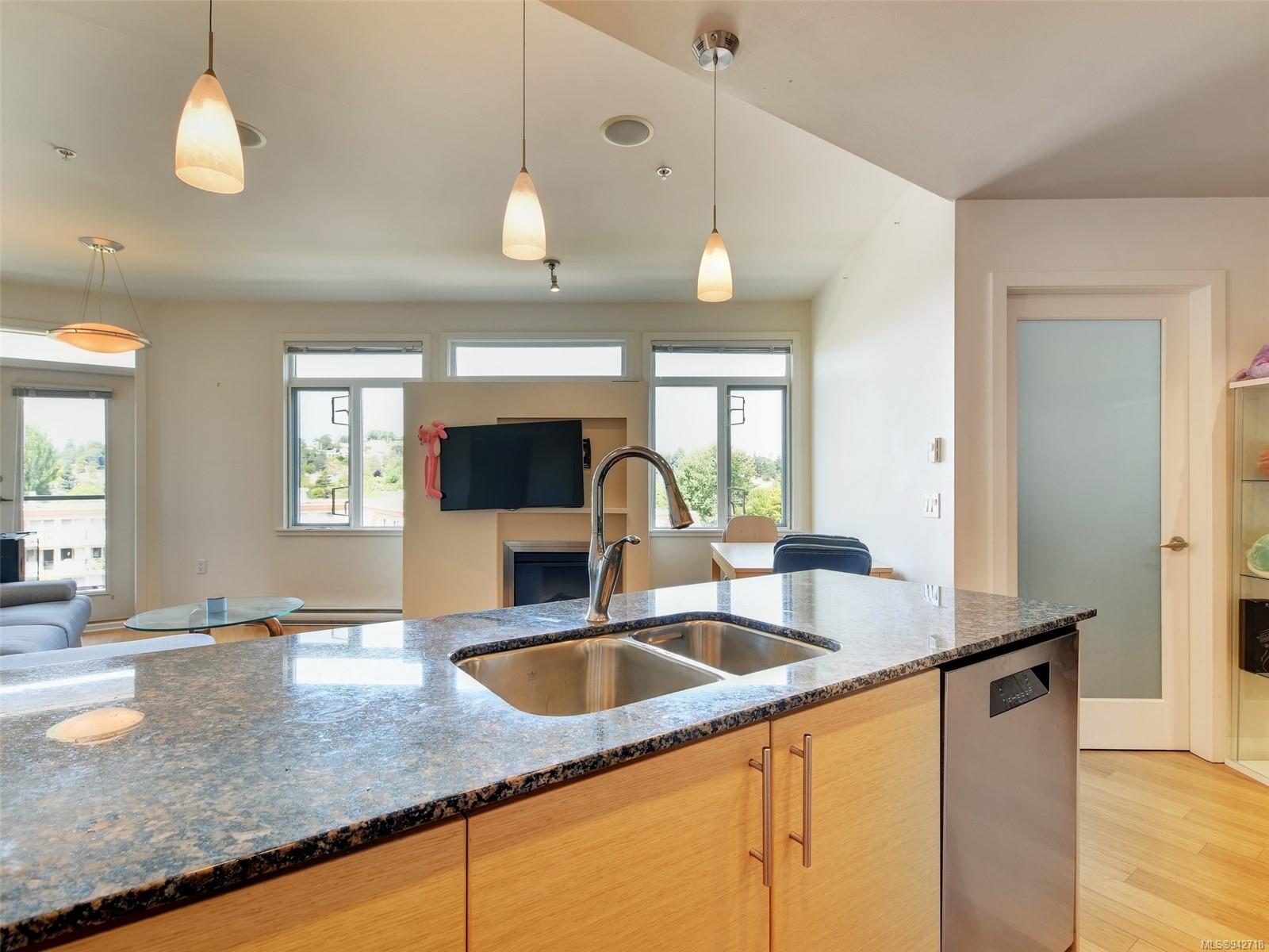 3614 Richmond Rd # 304