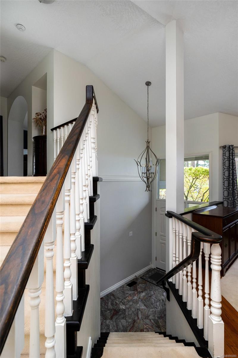 932 Boulderwood Rise # 4