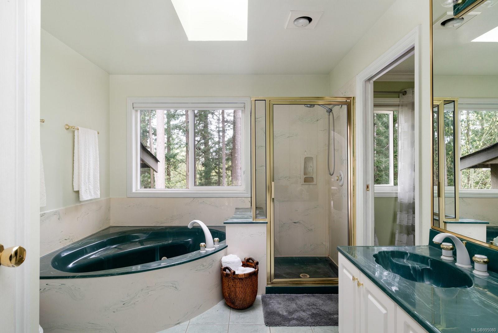 932 Boulderwood Rise # 4