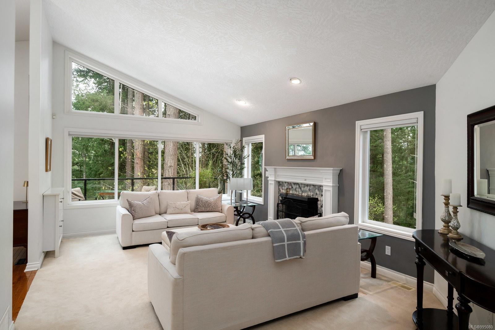 932 Boulderwood Rise # 4