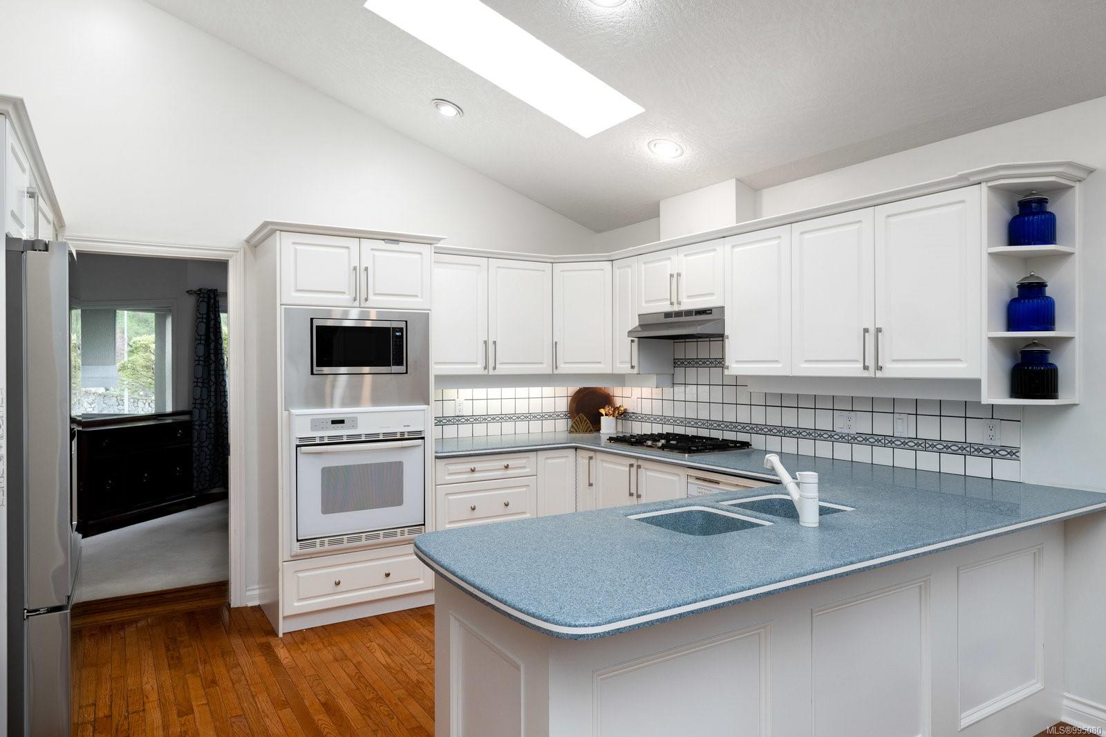 932 Boulderwood Rise # 4