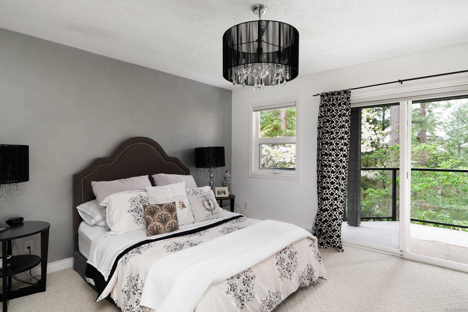 932 Boulderwood Rise # 4