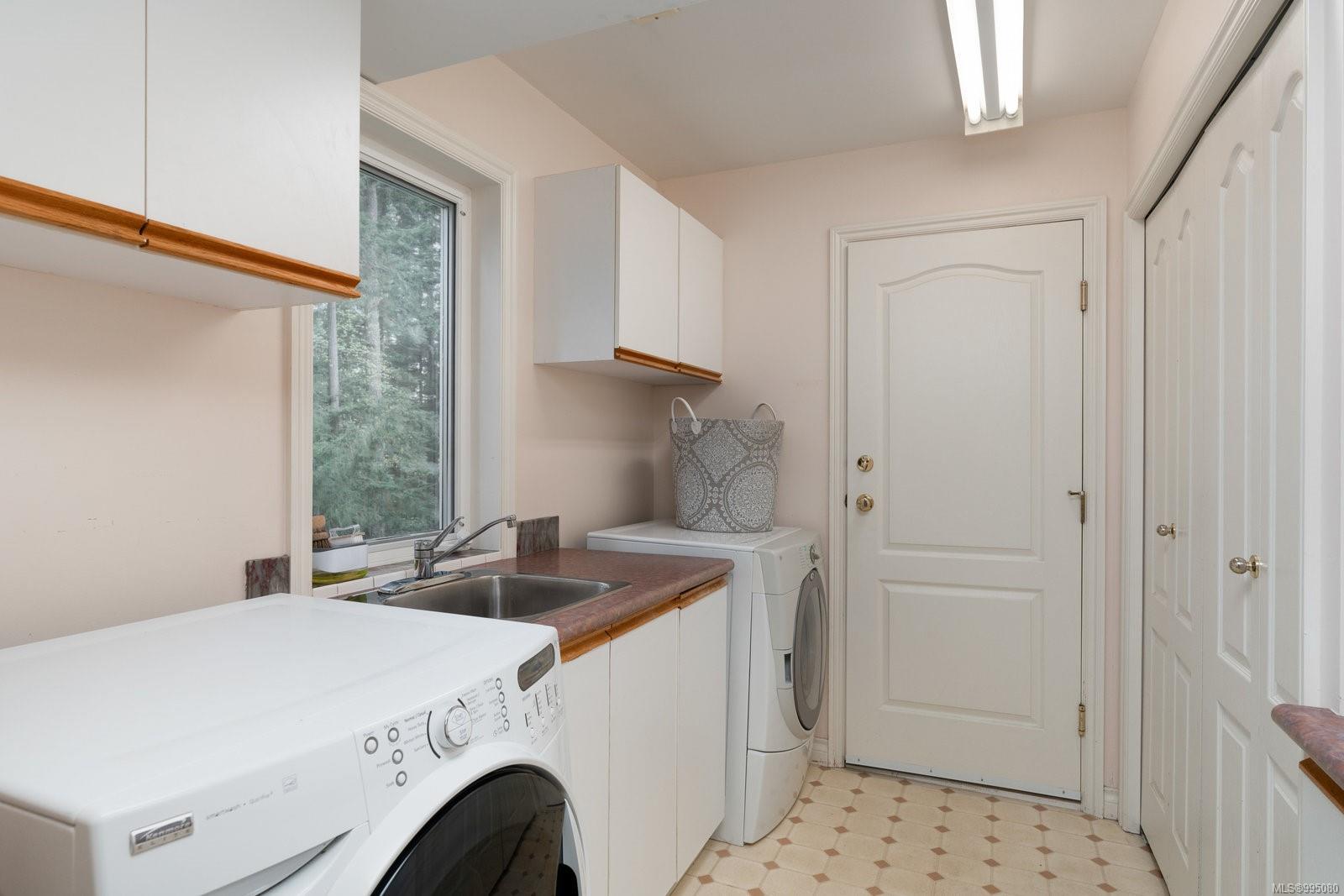 932 Boulderwood Rise # 4