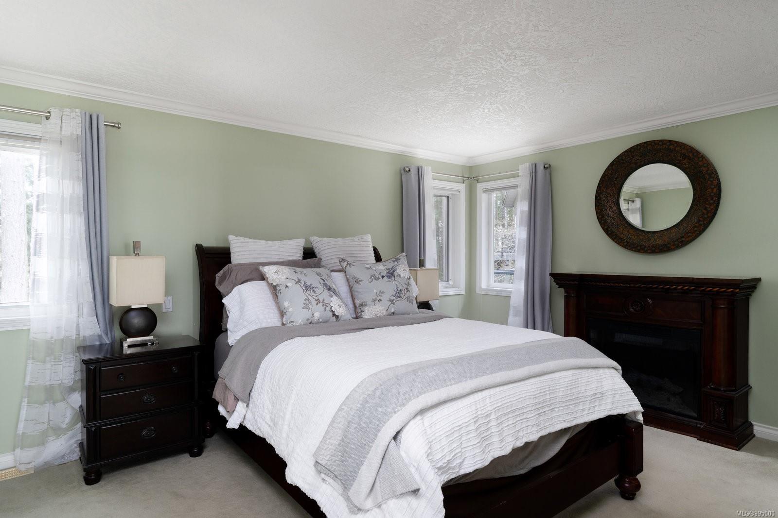 932 Boulderwood Rise # 4