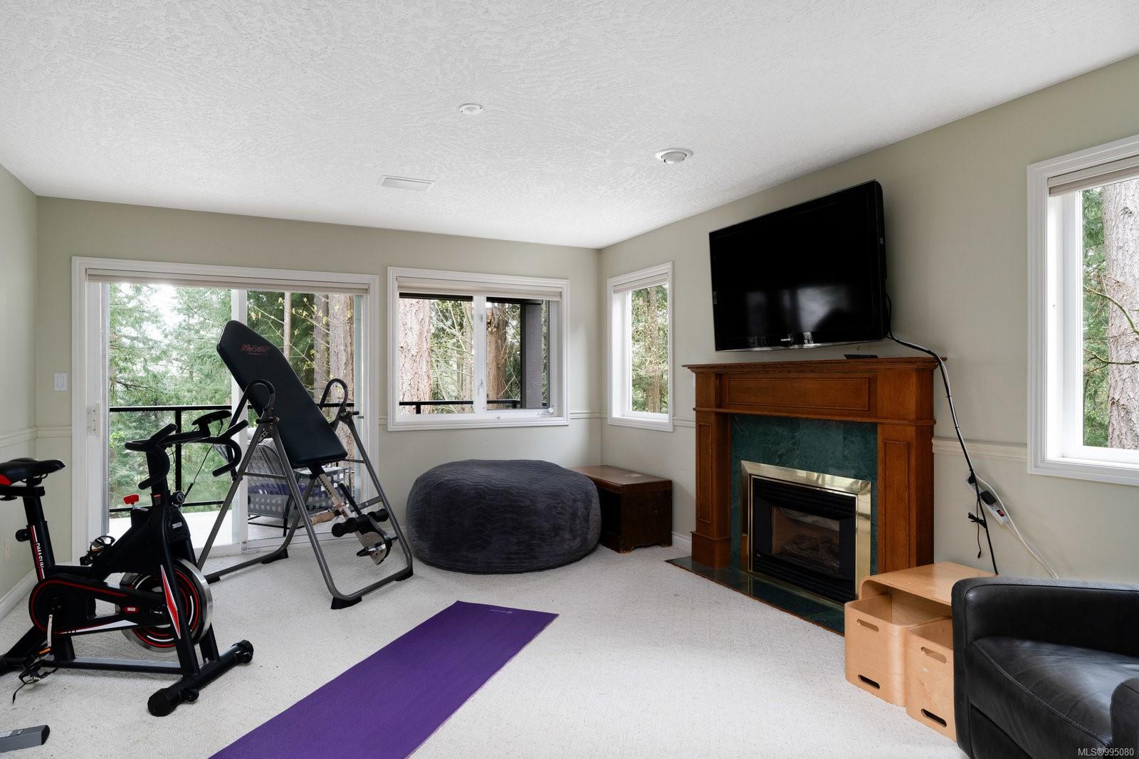 932 Boulderwood Rise # 4