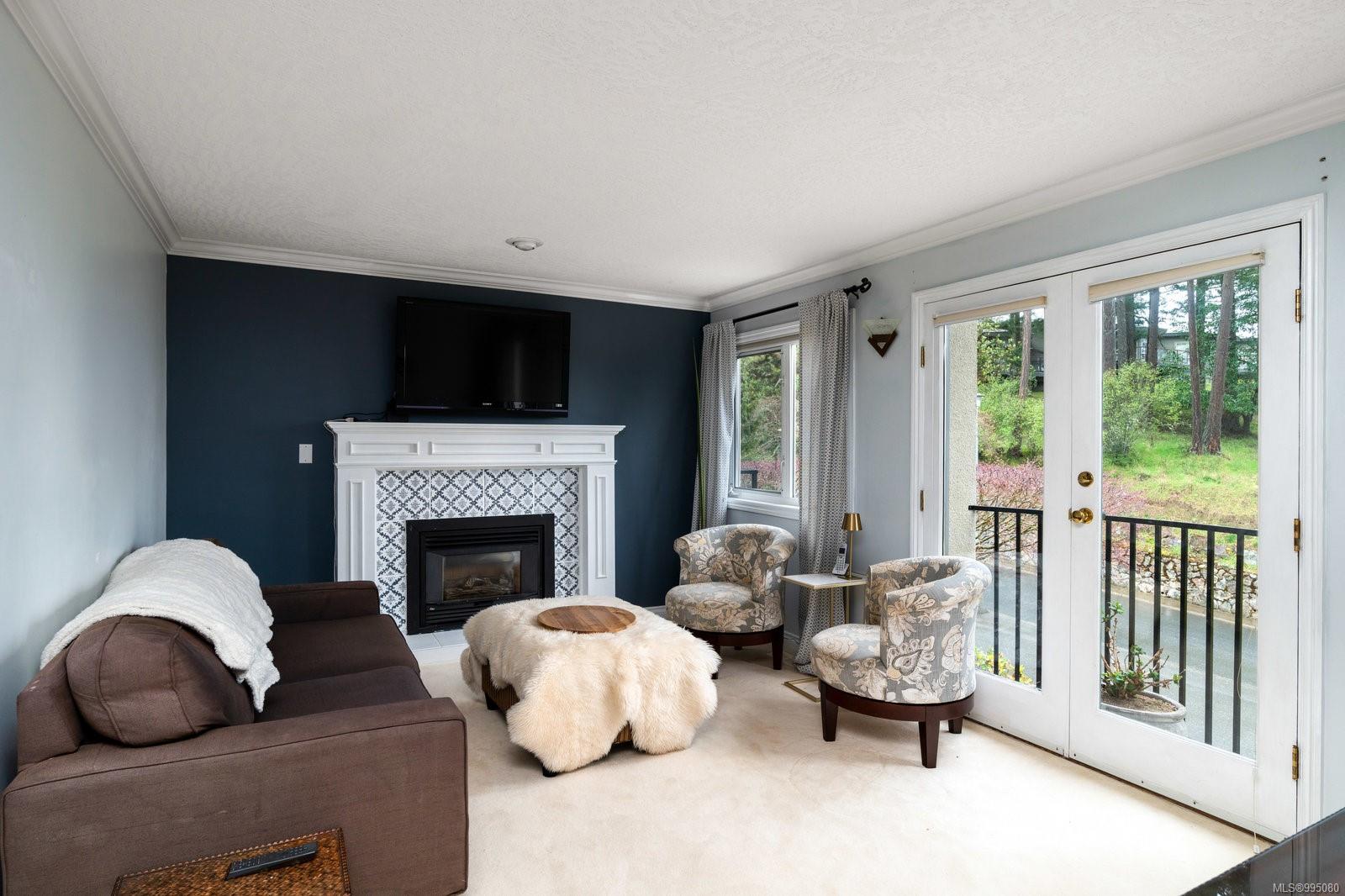 932 Boulderwood Rise # 4