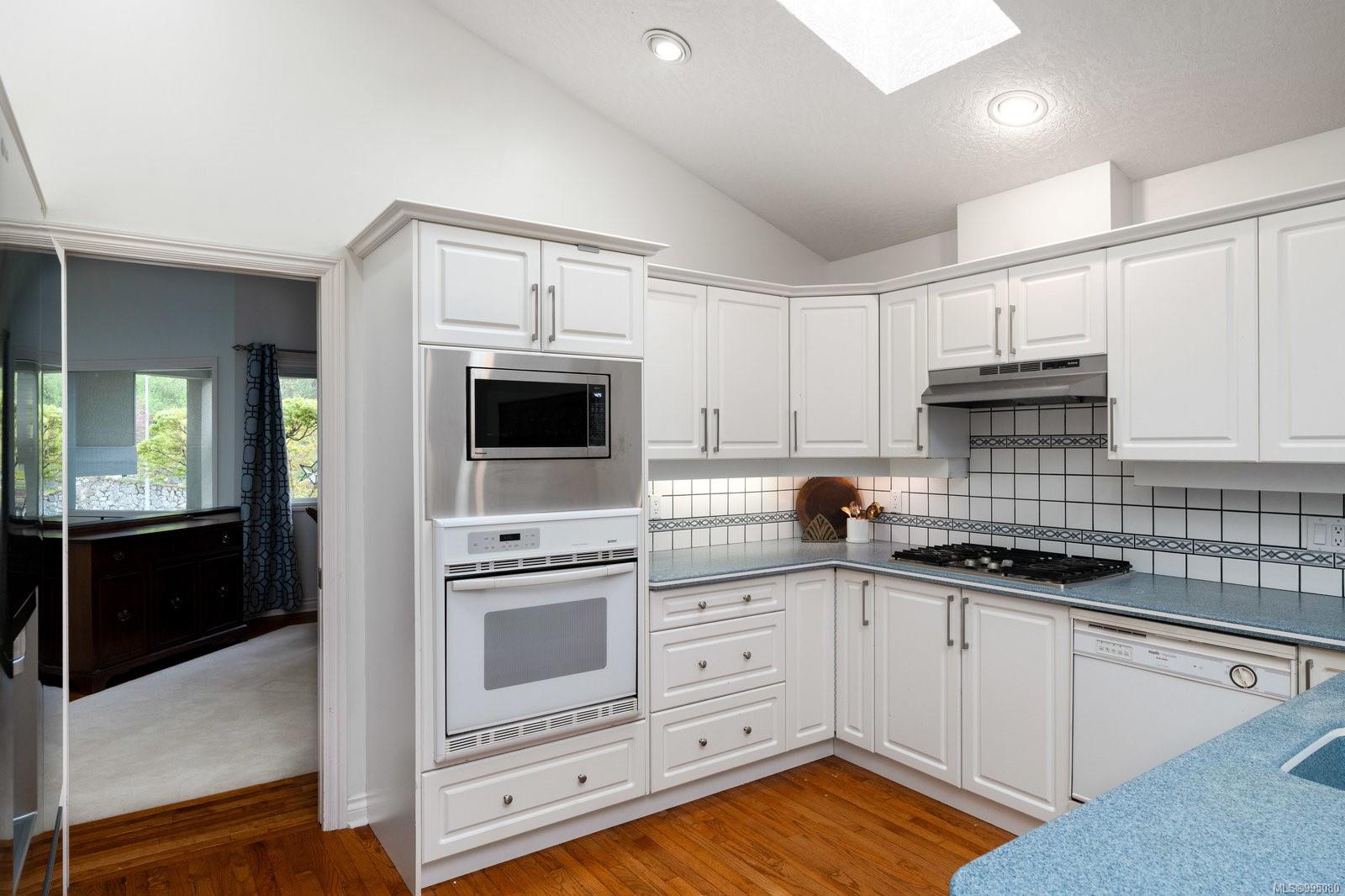 932 Boulderwood Rise # 4