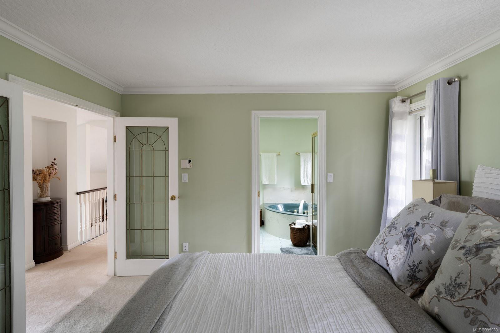 932 Boulderwood Rise # 4