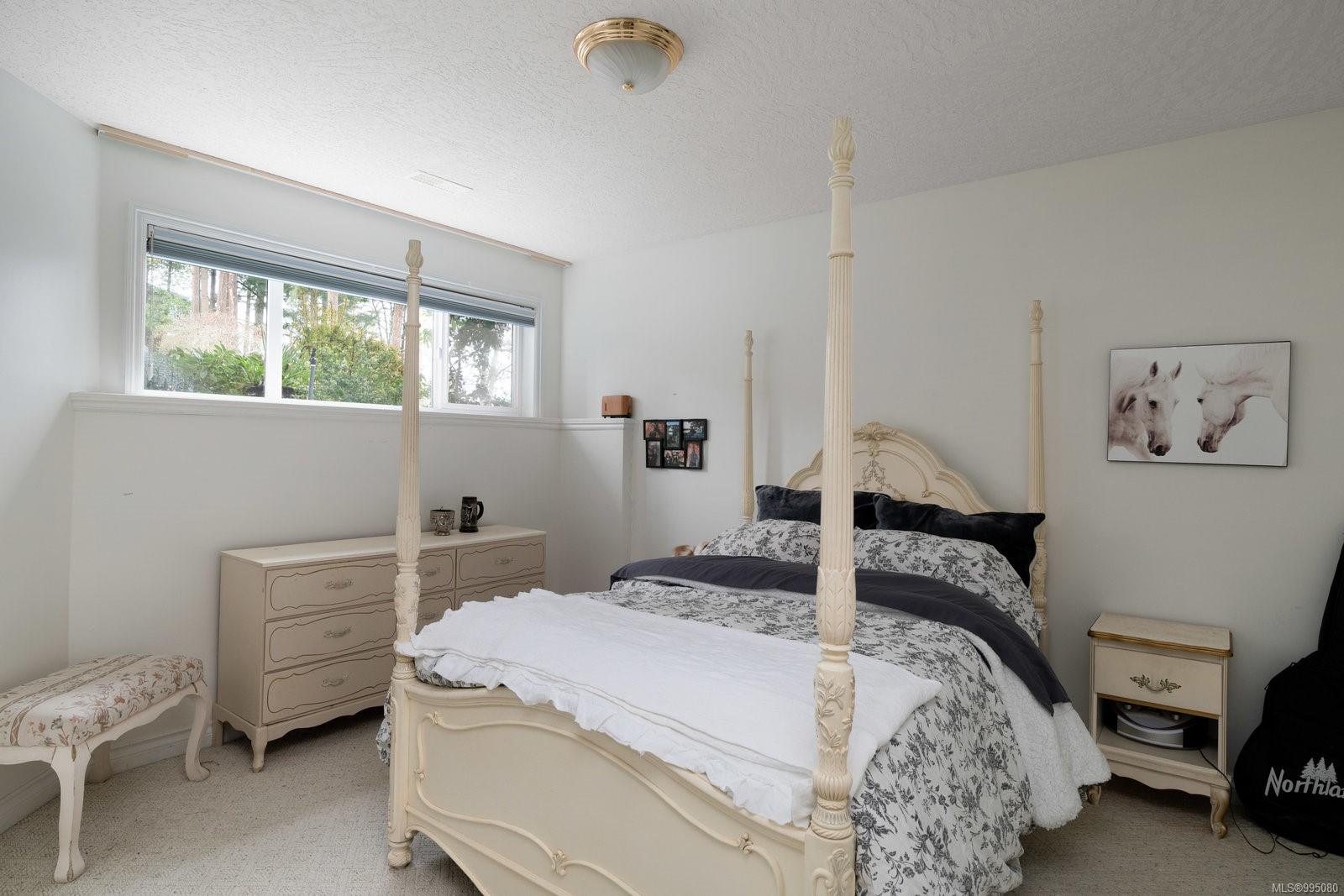 932 Boulderwood Rise # 4