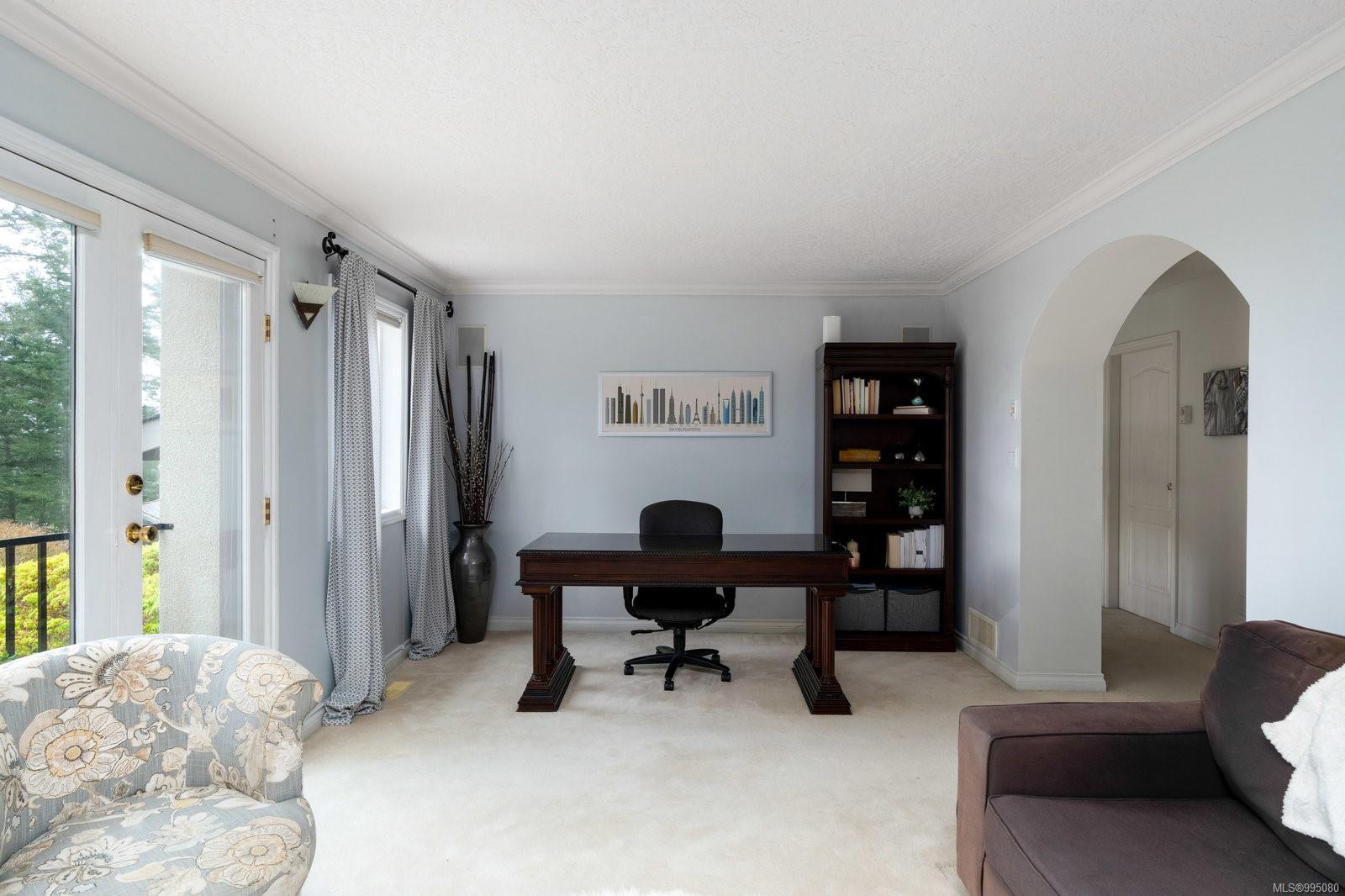 932 Boulderwood Rise # 4