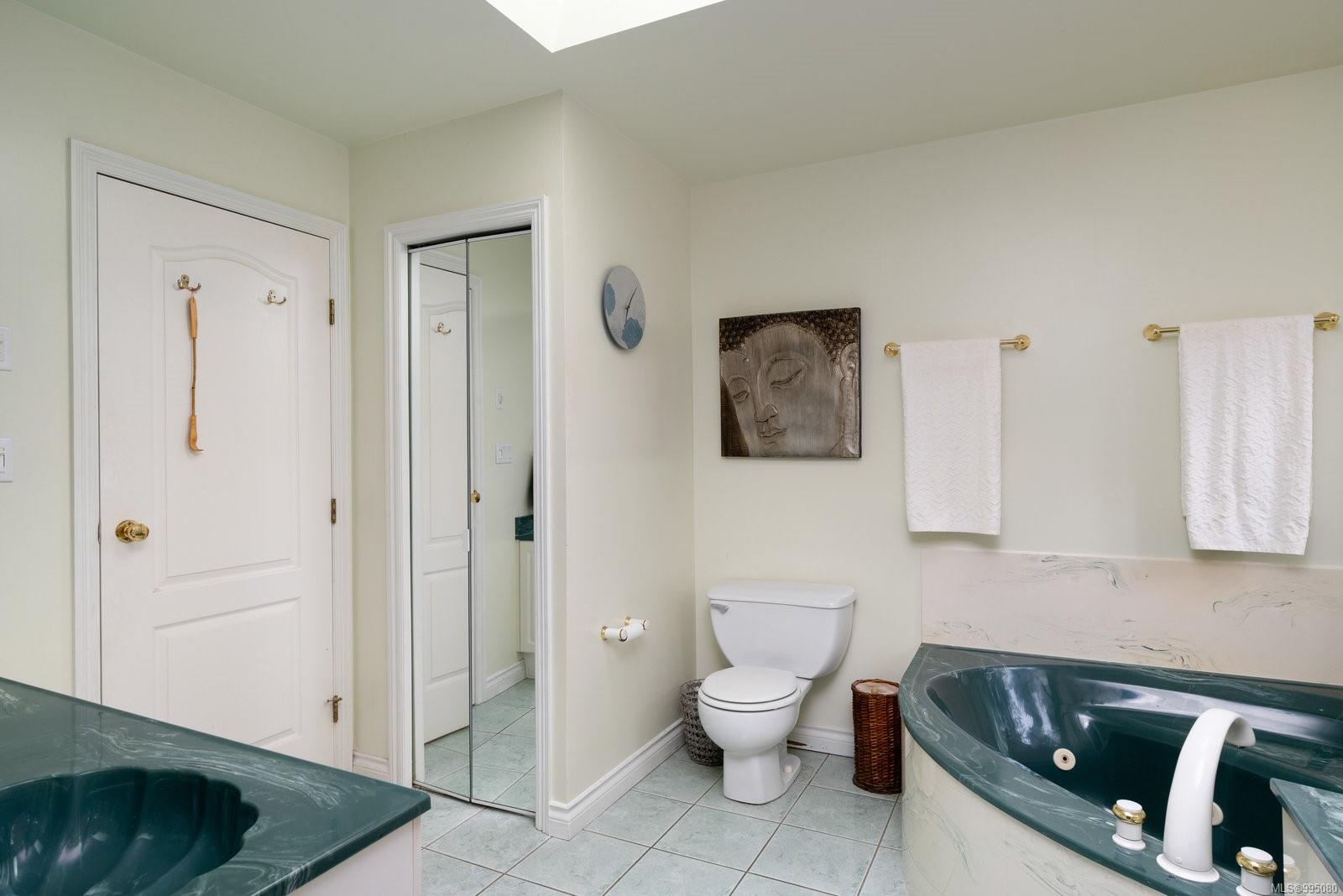 932 Boulderwood Rise # 4