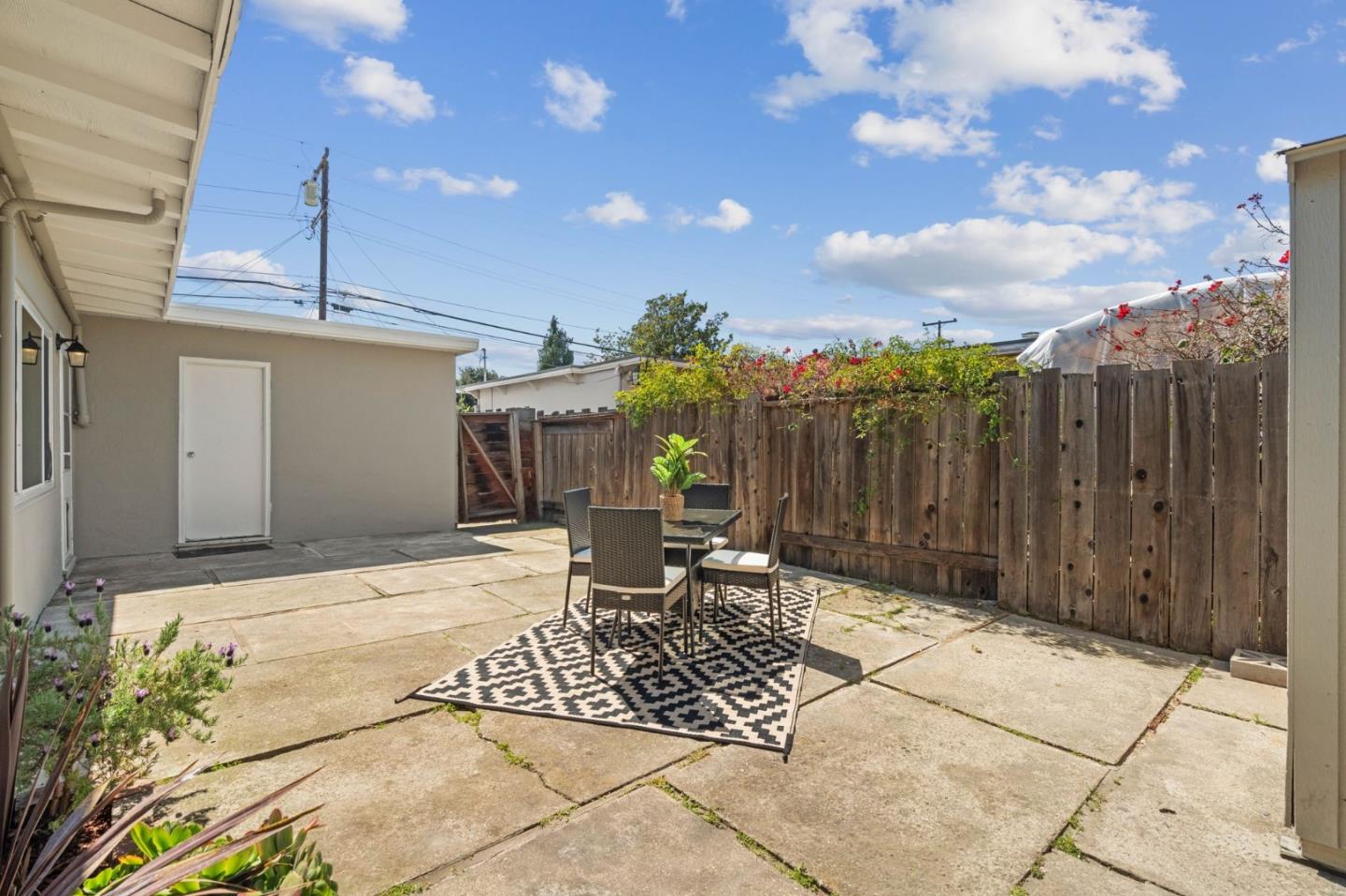 565 Cypress AVE
