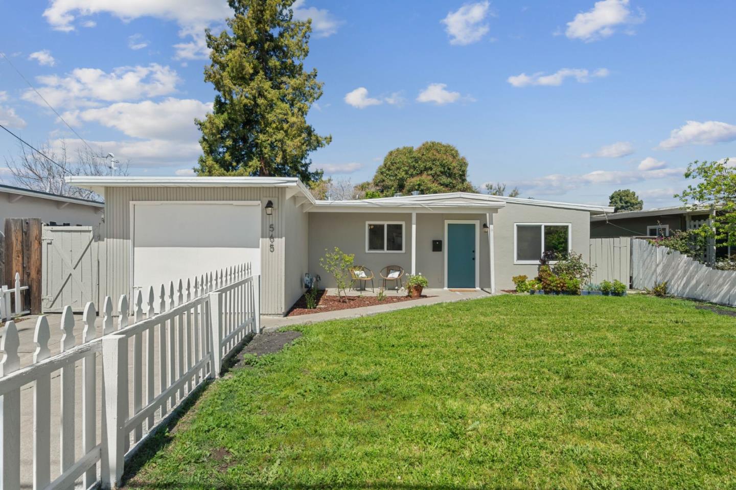 565 Cypress AVE