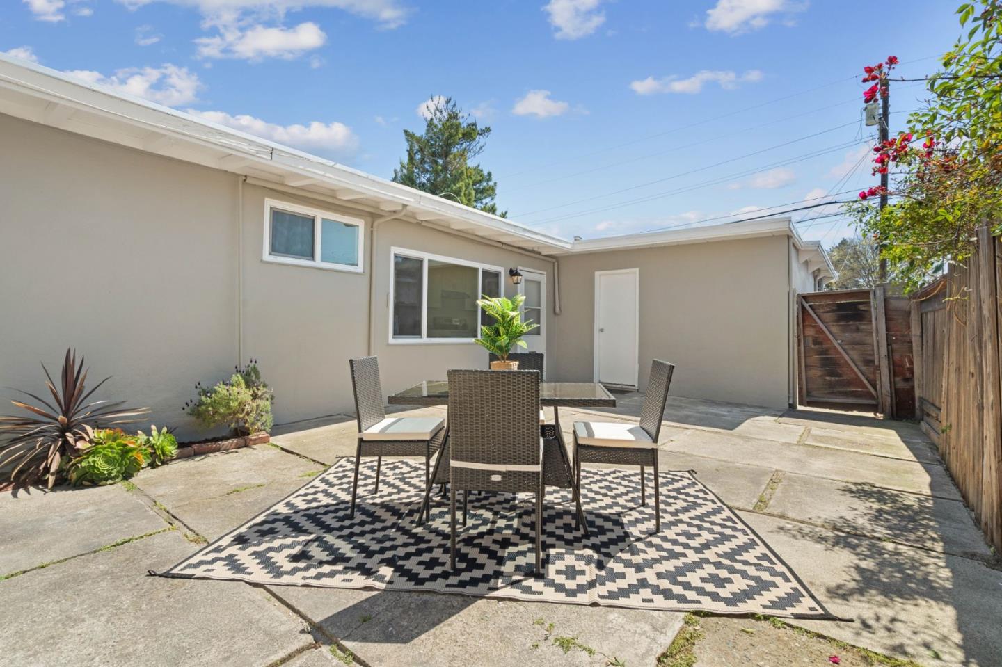 565 Cypress AVE