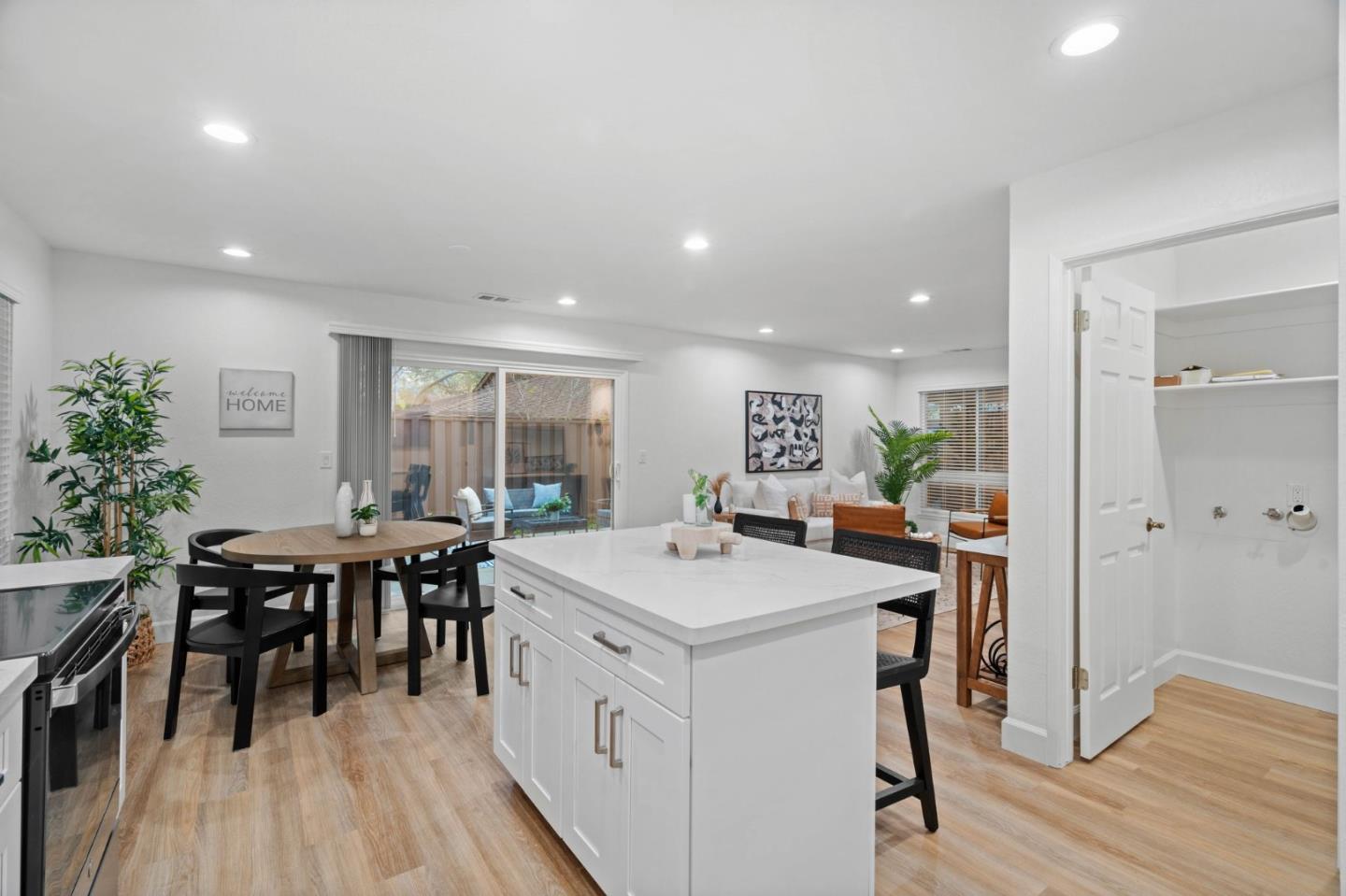 4942 Poplar TER
